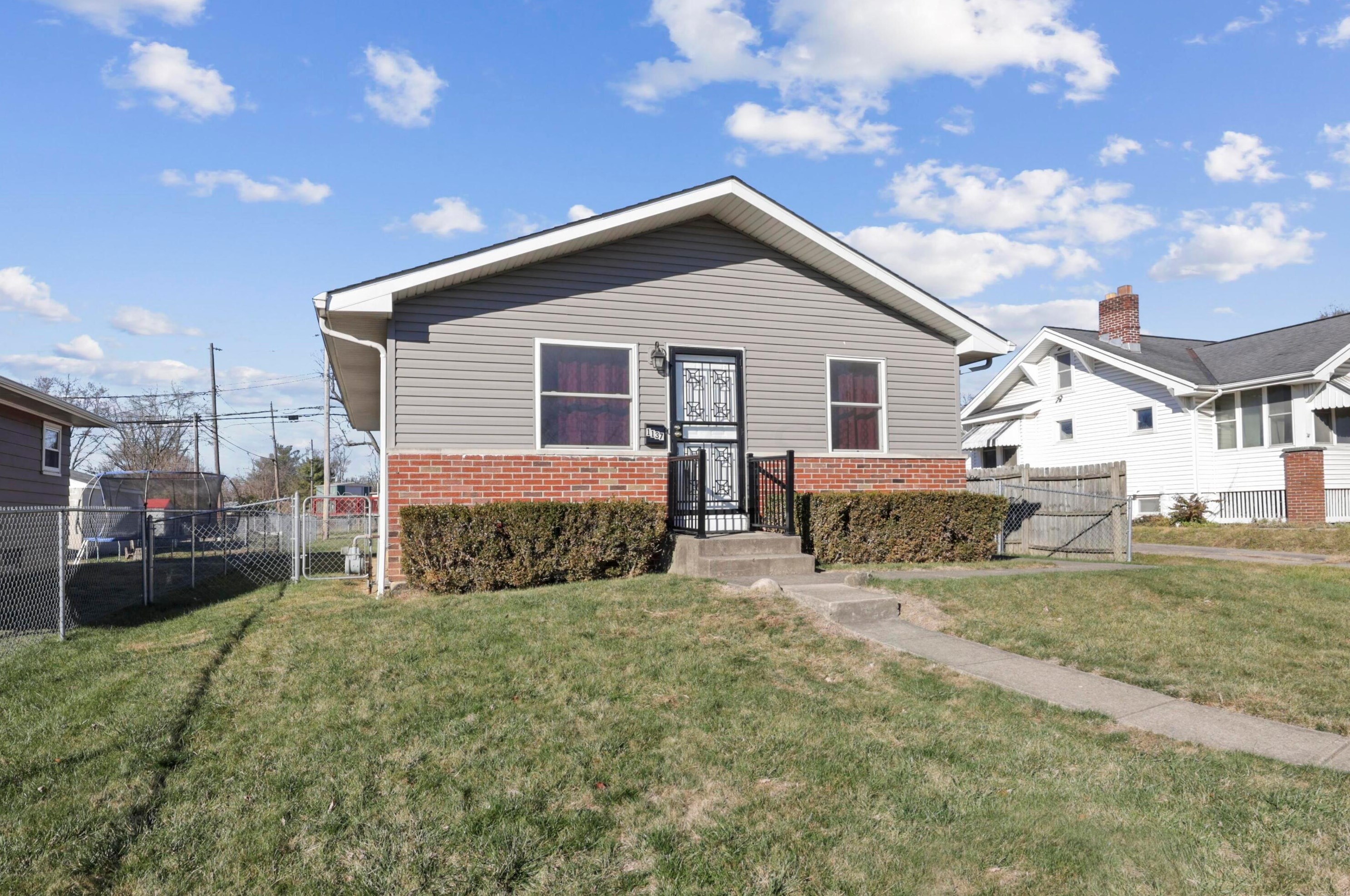 1137 Brown Rd, Columbus OH 43223-3003 exterior