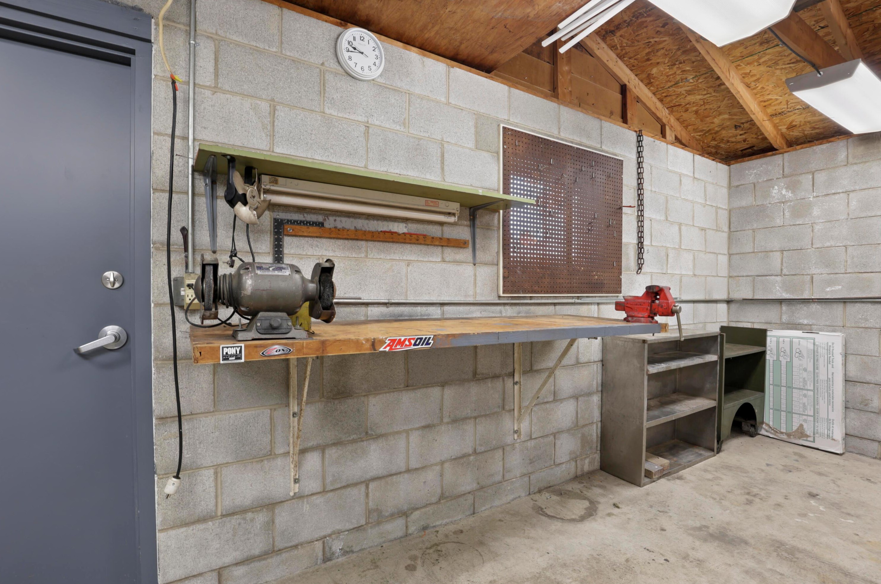 1137 Brown Rd, Columbus OH 43223-3003 exterior