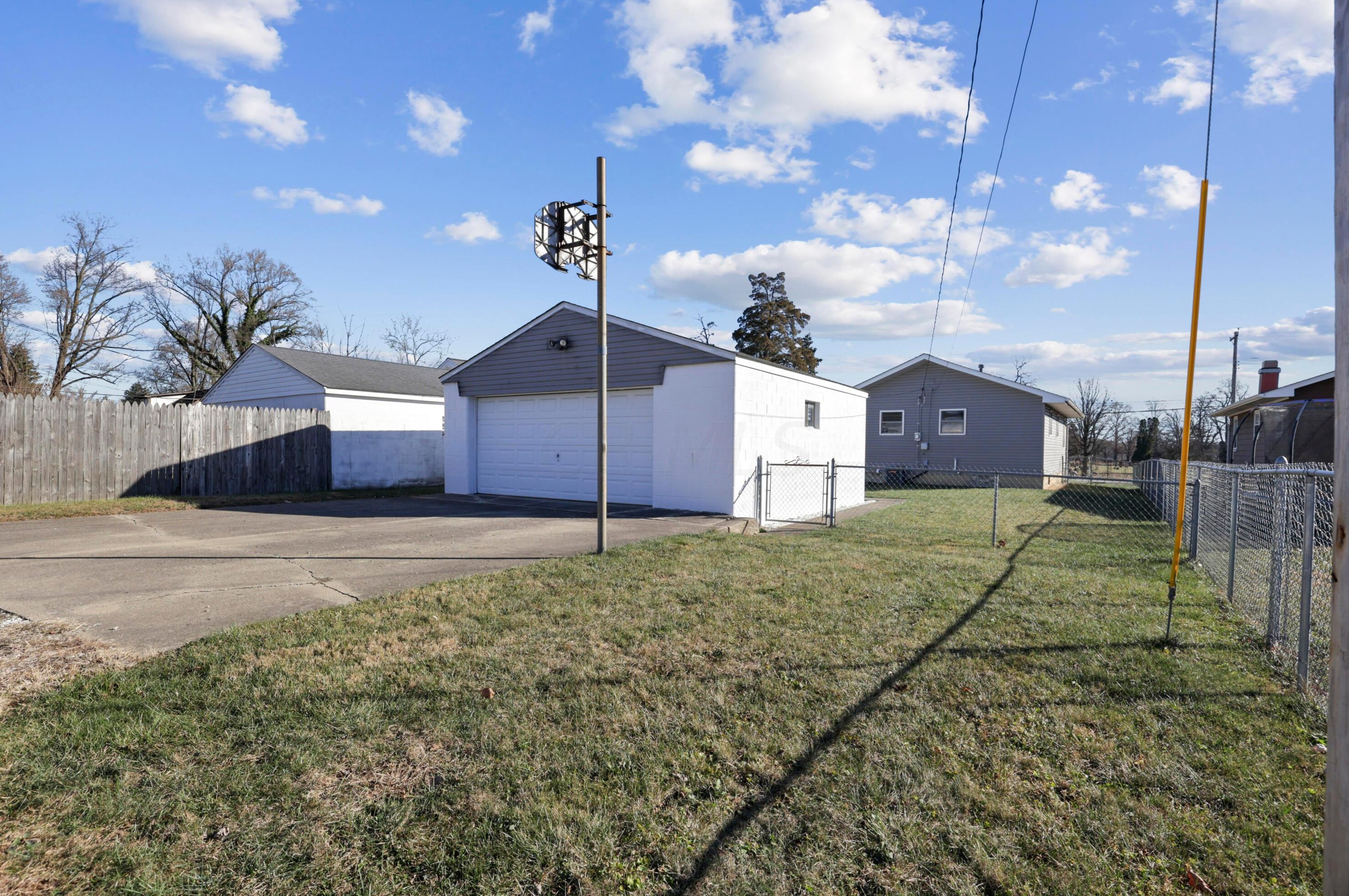 1137 Brown Rd, Columbus OH 43223-3003 exterior