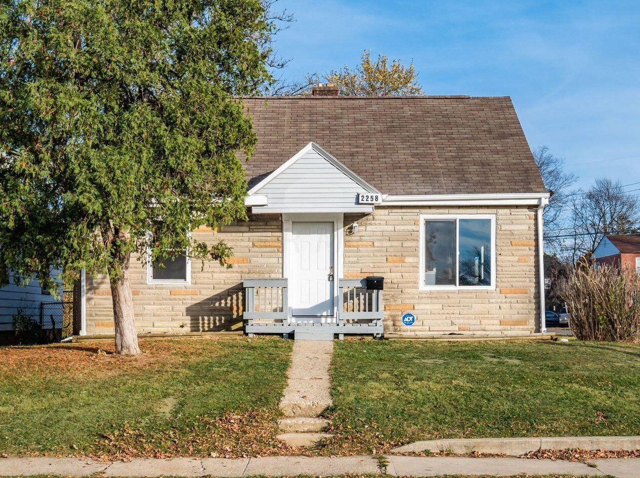2258 Ontario St, Columbus OH  43211-2005 exterior