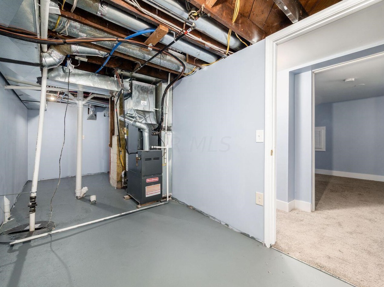 2258 Ontario St, Columbus OH  43211-2005 exterior