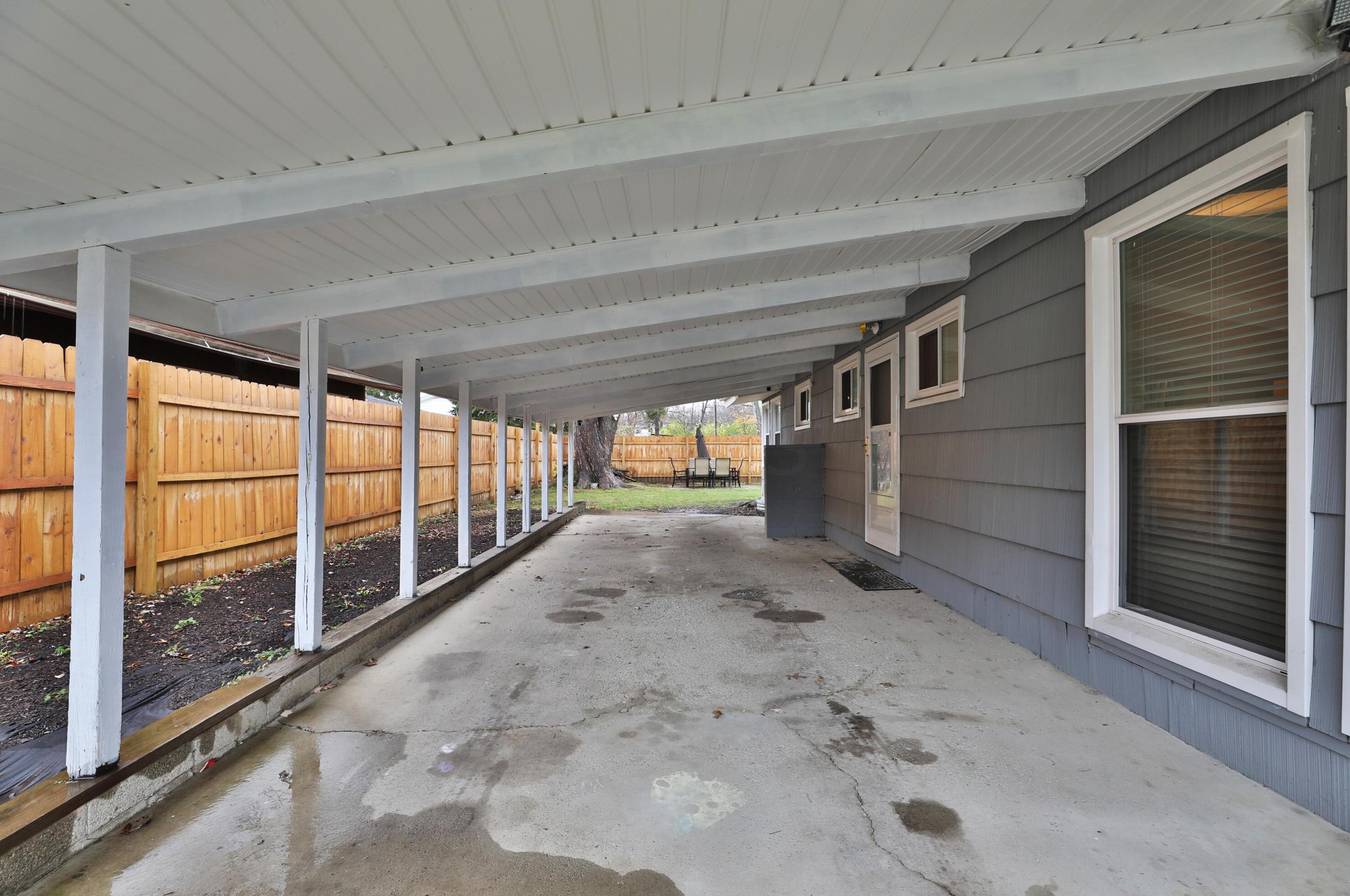 1108 Elmore Ave, Columbus OH  43224-2715 exterior