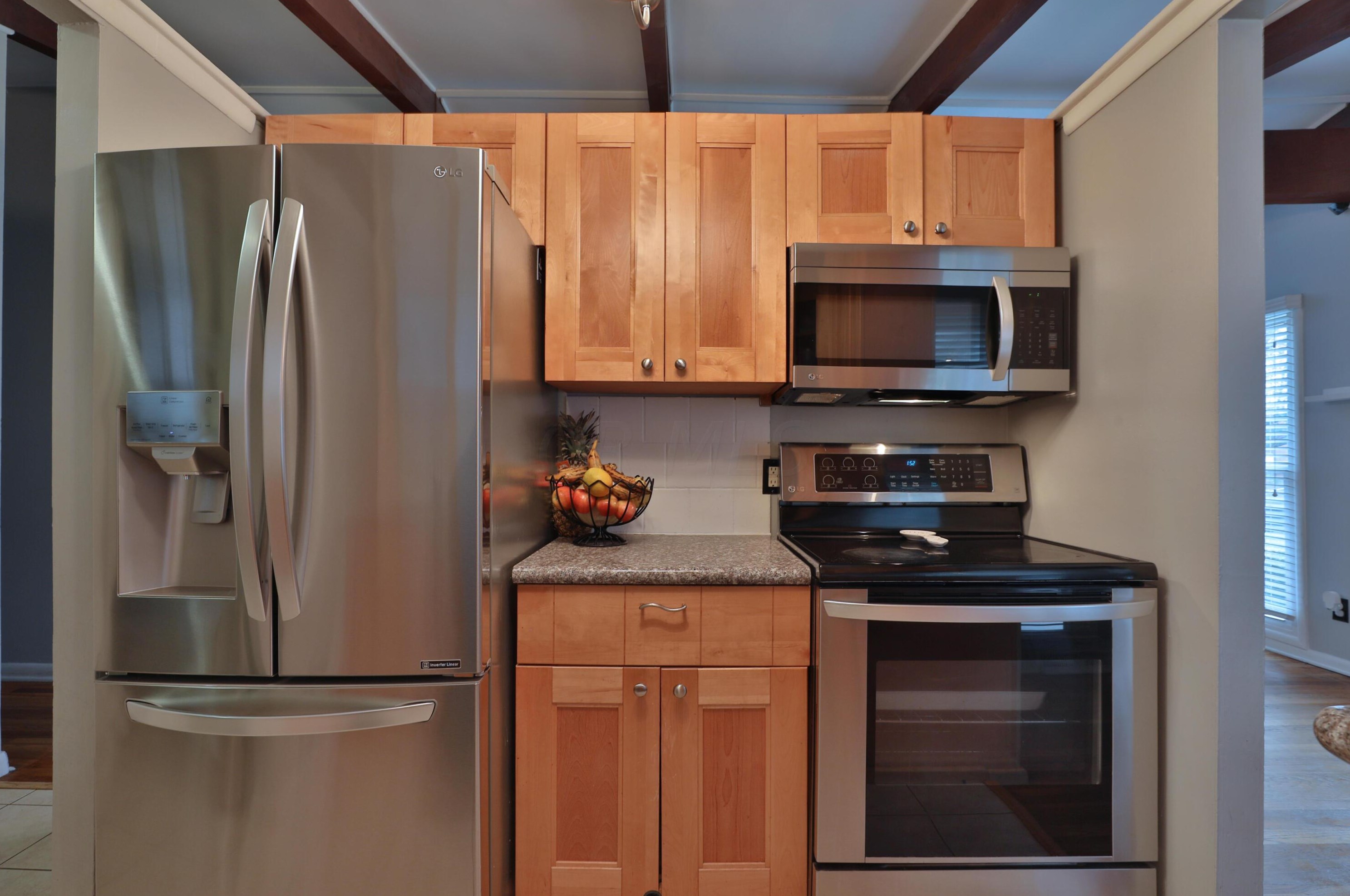 1108 Elmore Ave, Columbus OH  43224-2715 exterior