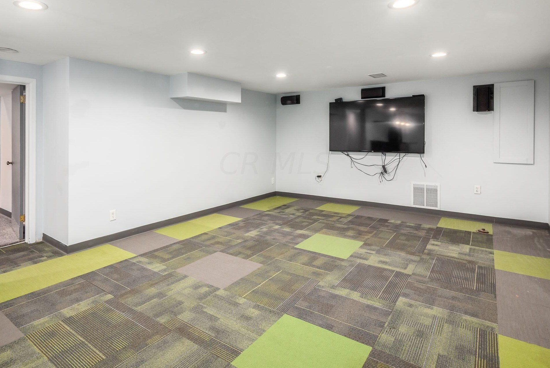 2511 Schaaf Dr, Columbus OH  43209-3209 exterior