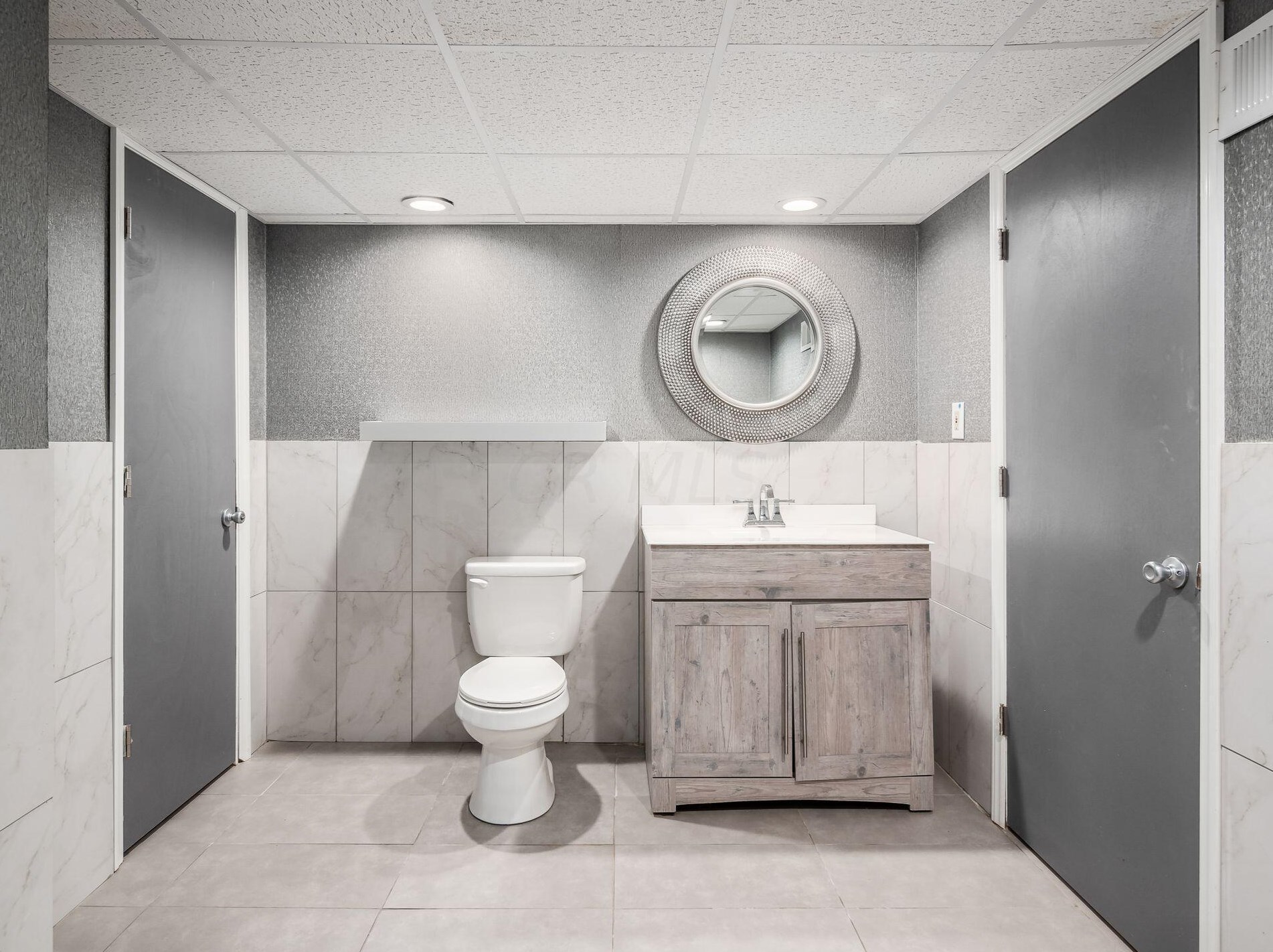 2511 Schaaf Dr, Columbus OH  43209-3209 exterior