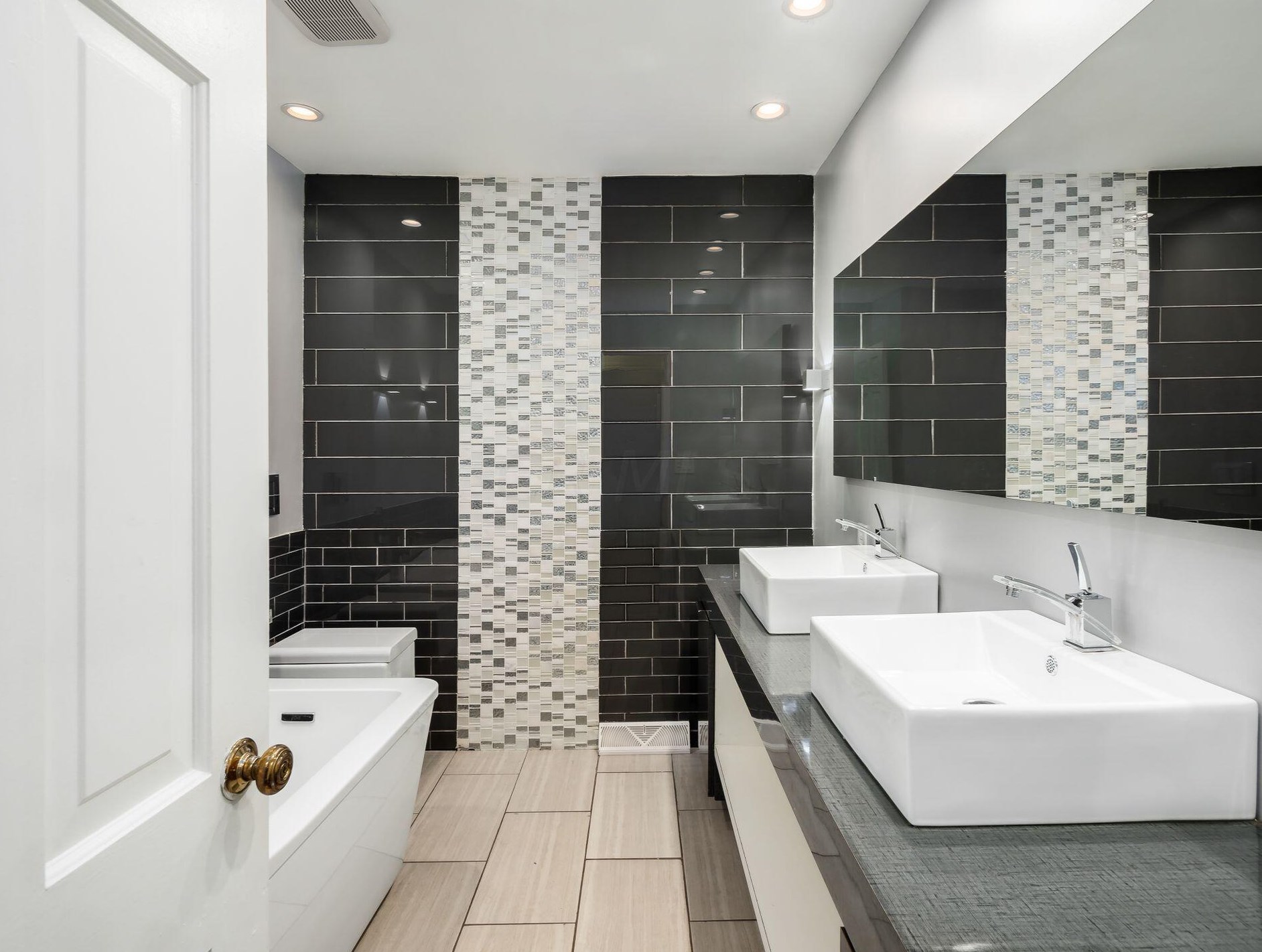 2511 Schaaf Dr, Columbus OH  43209-3209 exterior