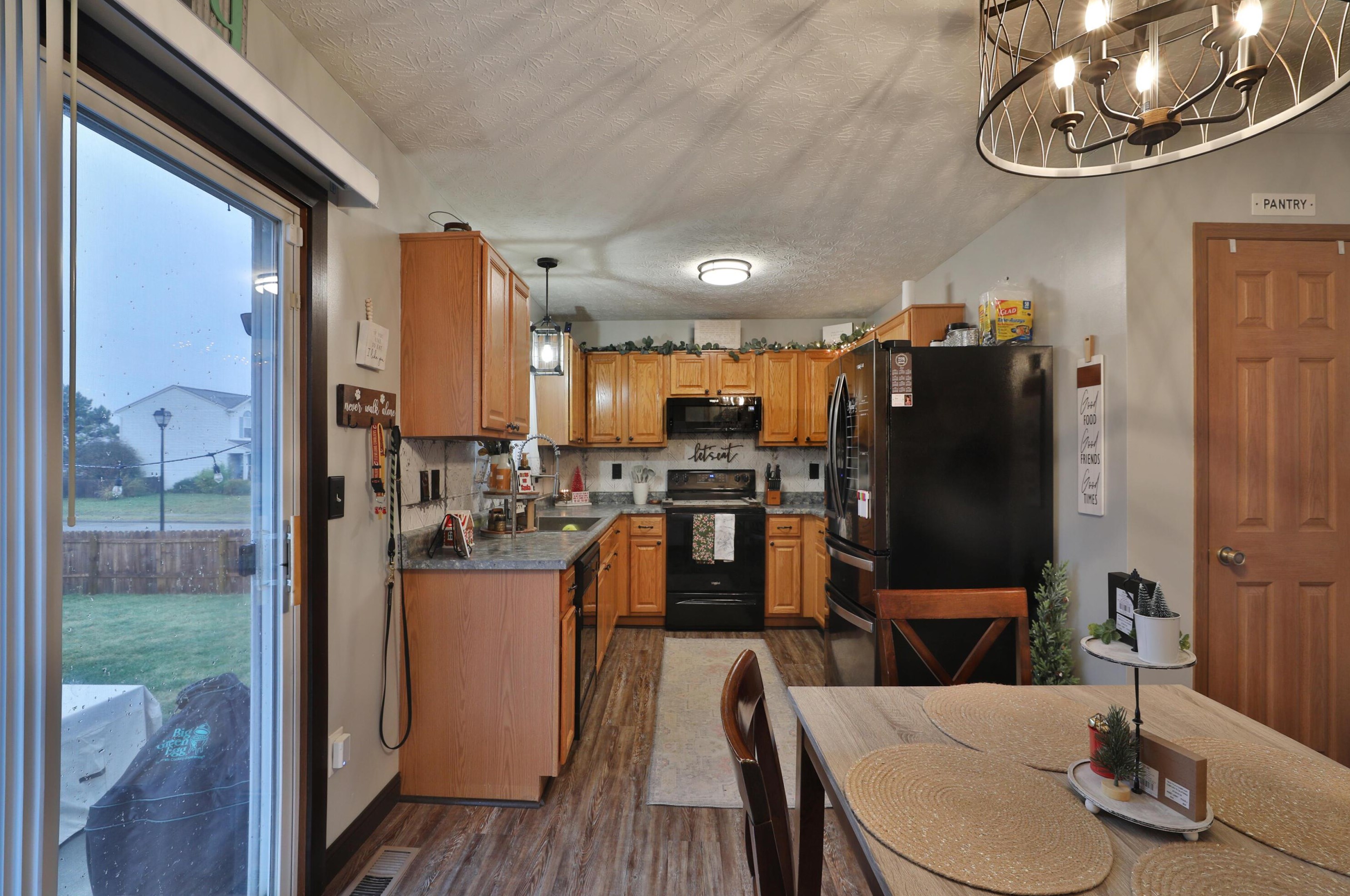 580 Euclid Ave, Ashville OH  43103-2512 exterior