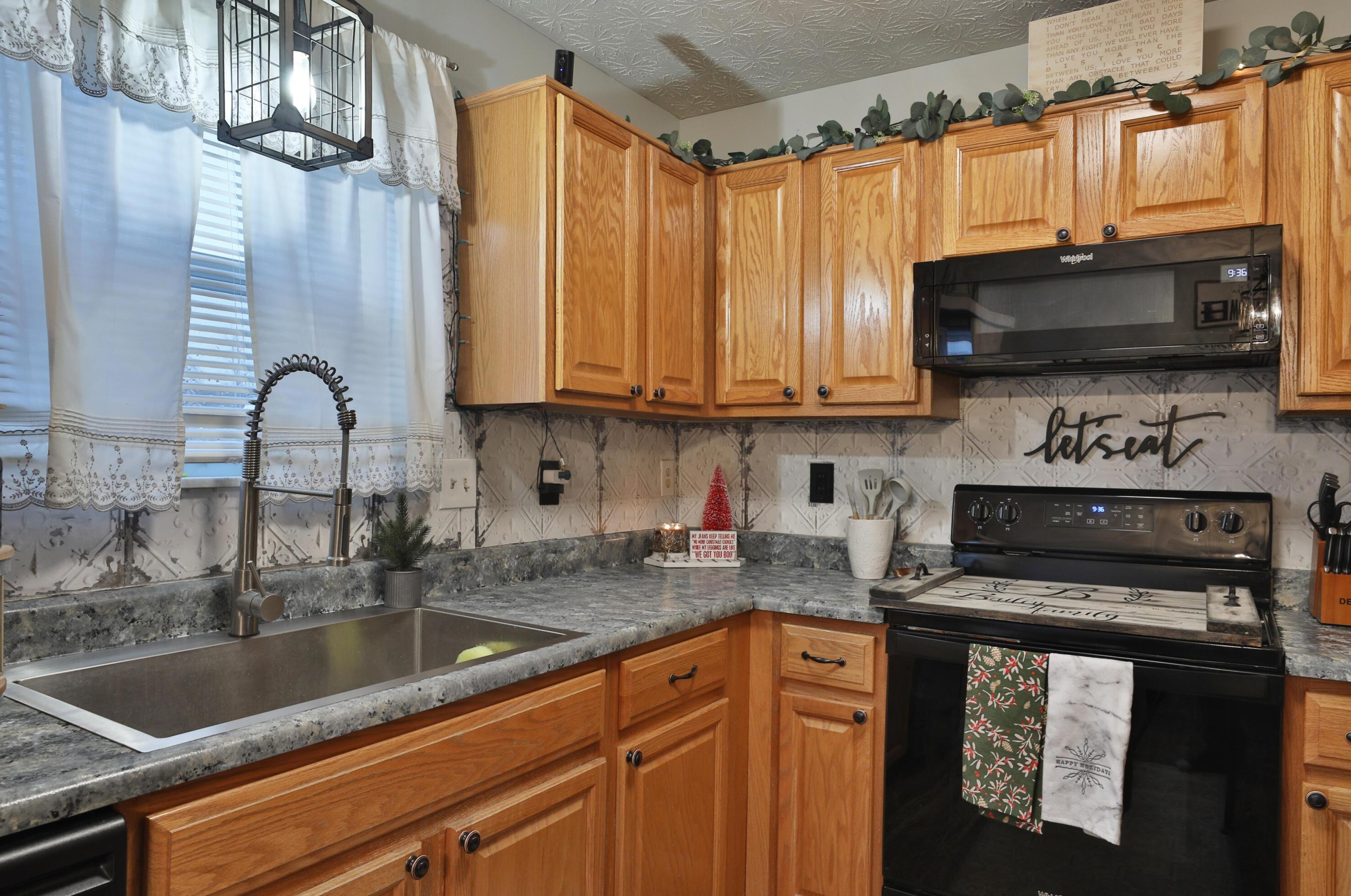 580 Euclid Ave, Ashville OH  43103-2512 exterior