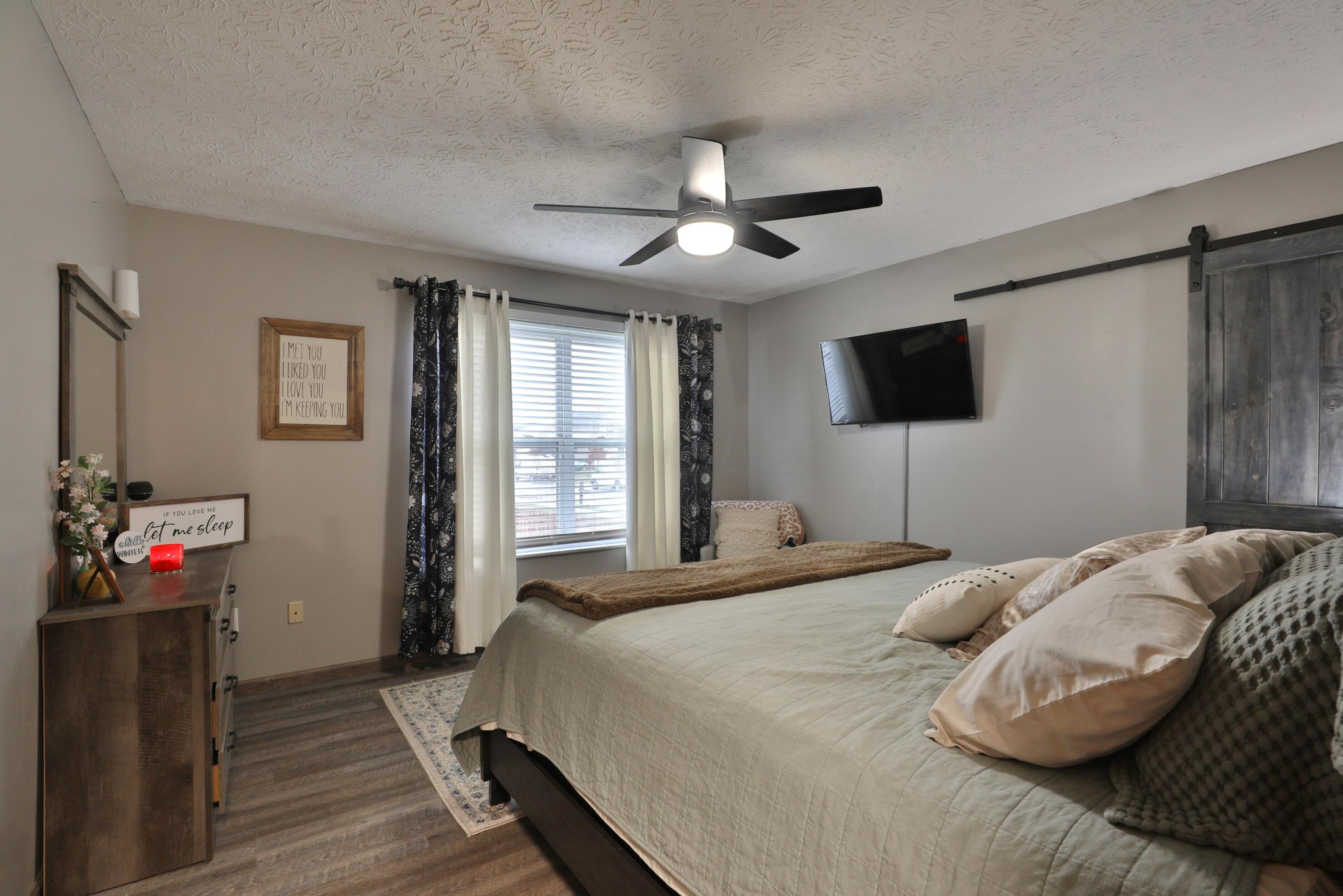 580 Euclid Ave, Ashville OH  43103-2512 exterior