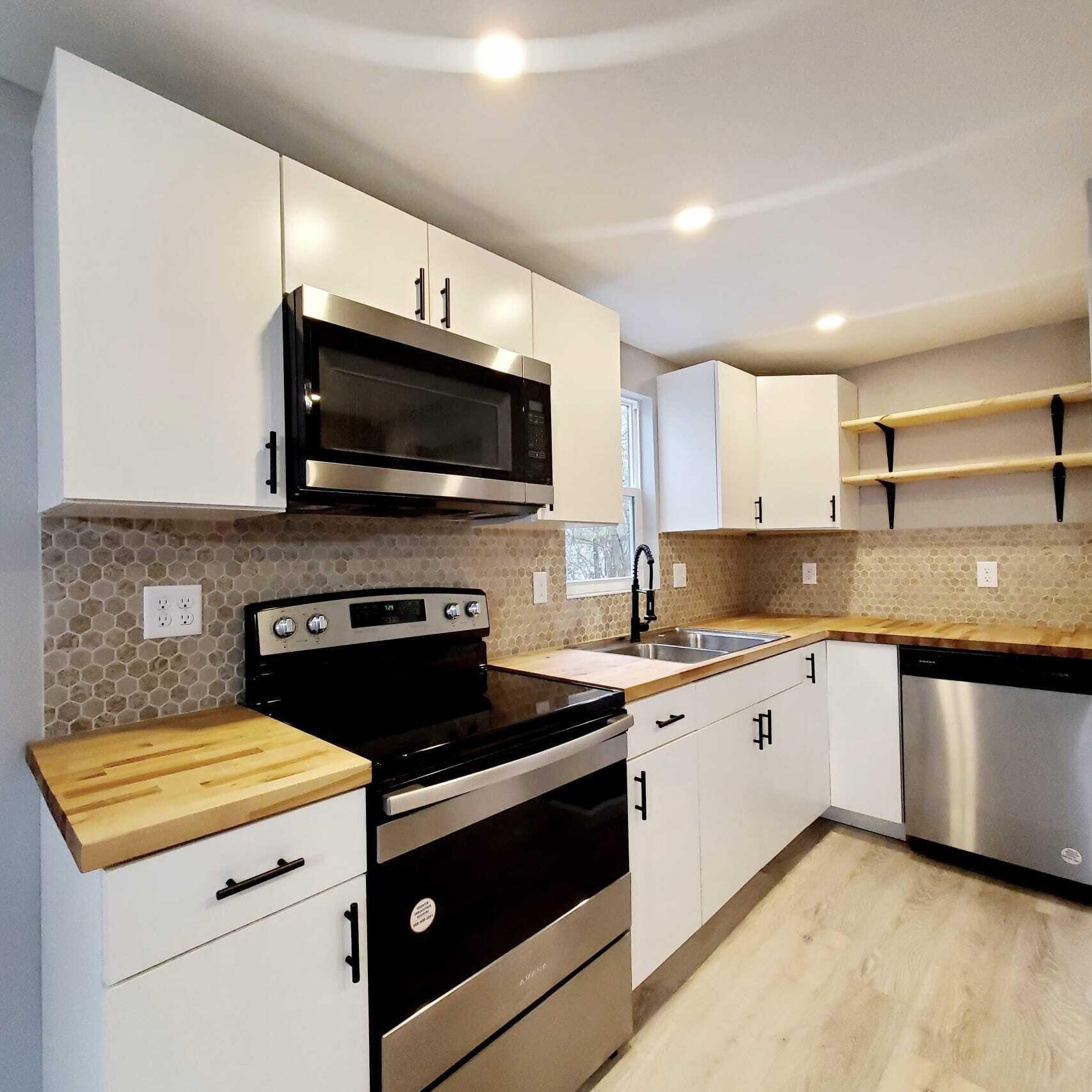 2357 Taylor Ave, Columbus OH  43211-2358 exterior