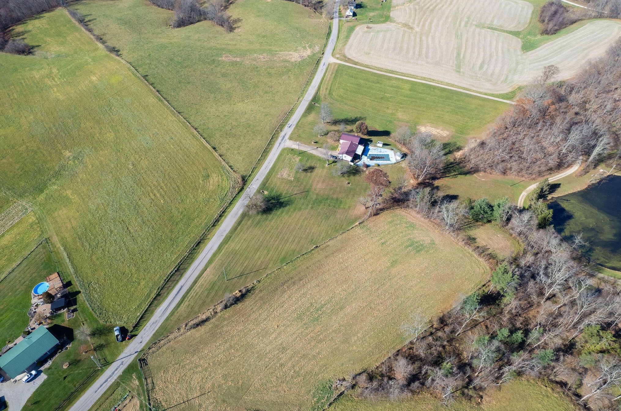 9340 Stoneburner Rd, Crooksville OH  43731-9430 exterior