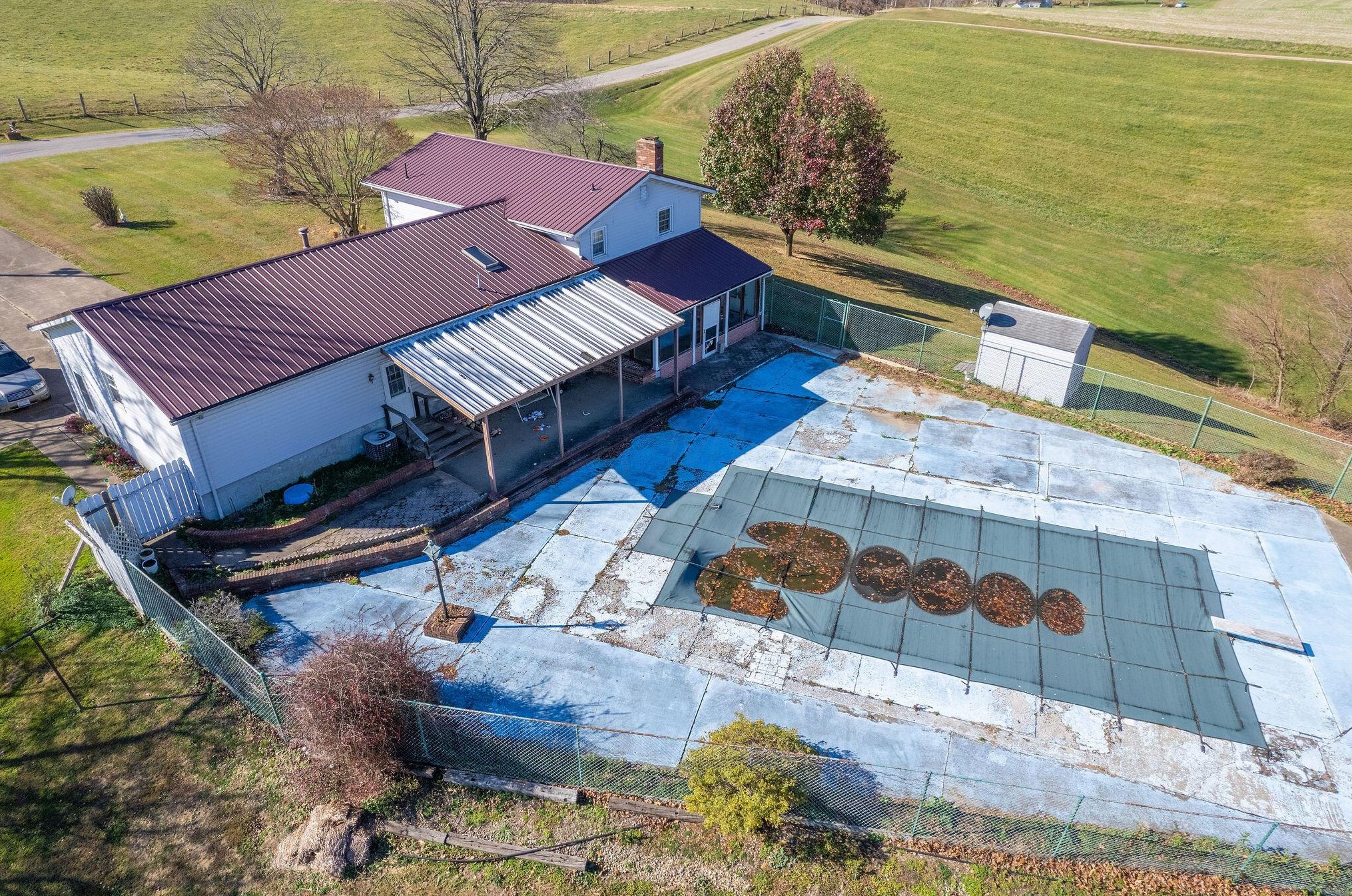 9340 Stoneburner Rd, Crooksville OH  43731-9430 exterior