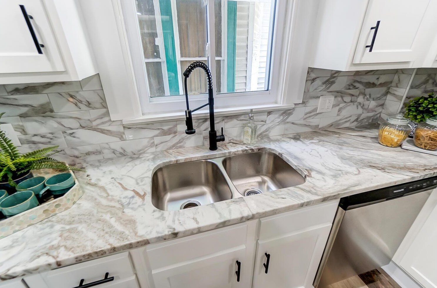 70 Burgess Ave, Columbus OH  43204-3251 exterior