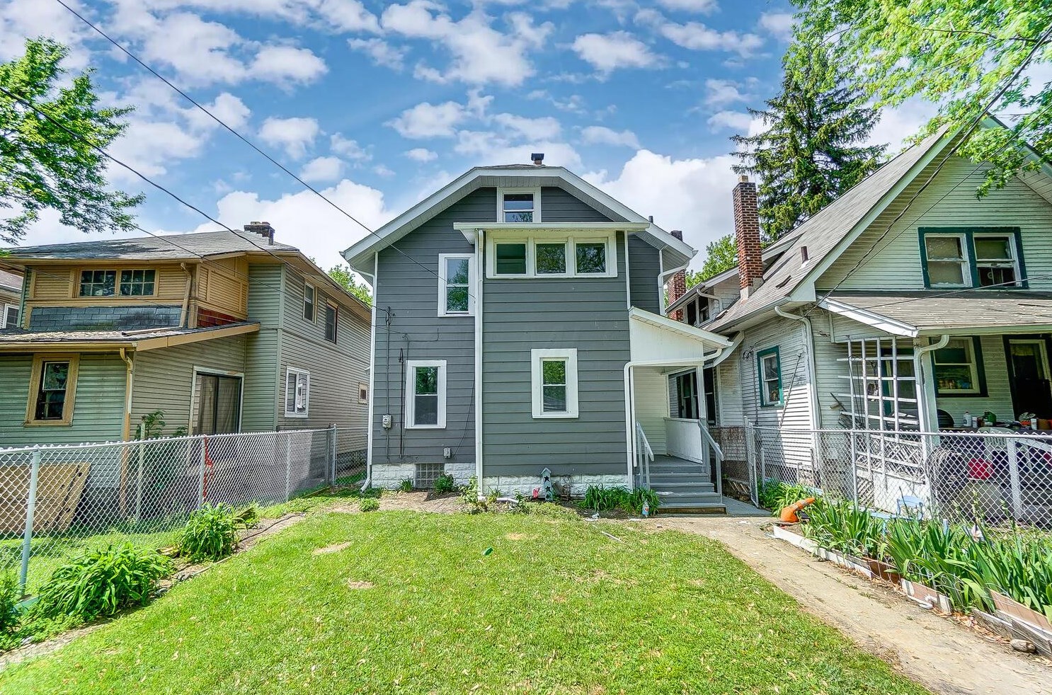 70 Burgess Ave, Columbus OH  43204-3251 exterior