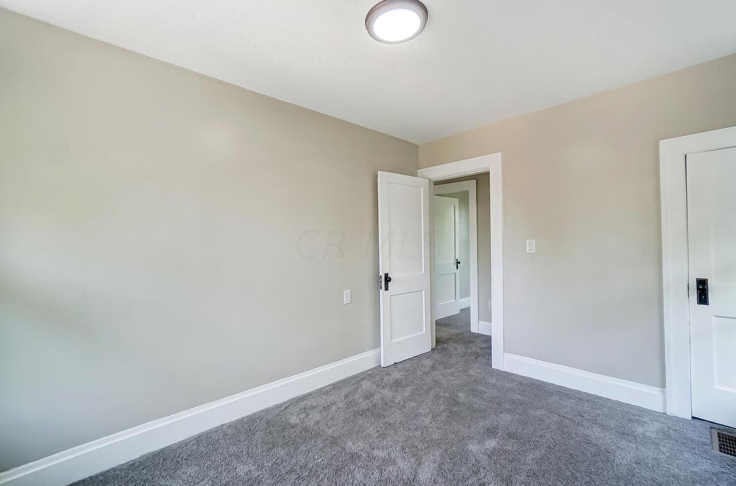 70 Burgess Ave, Columbus OH  43204-3251 exterior