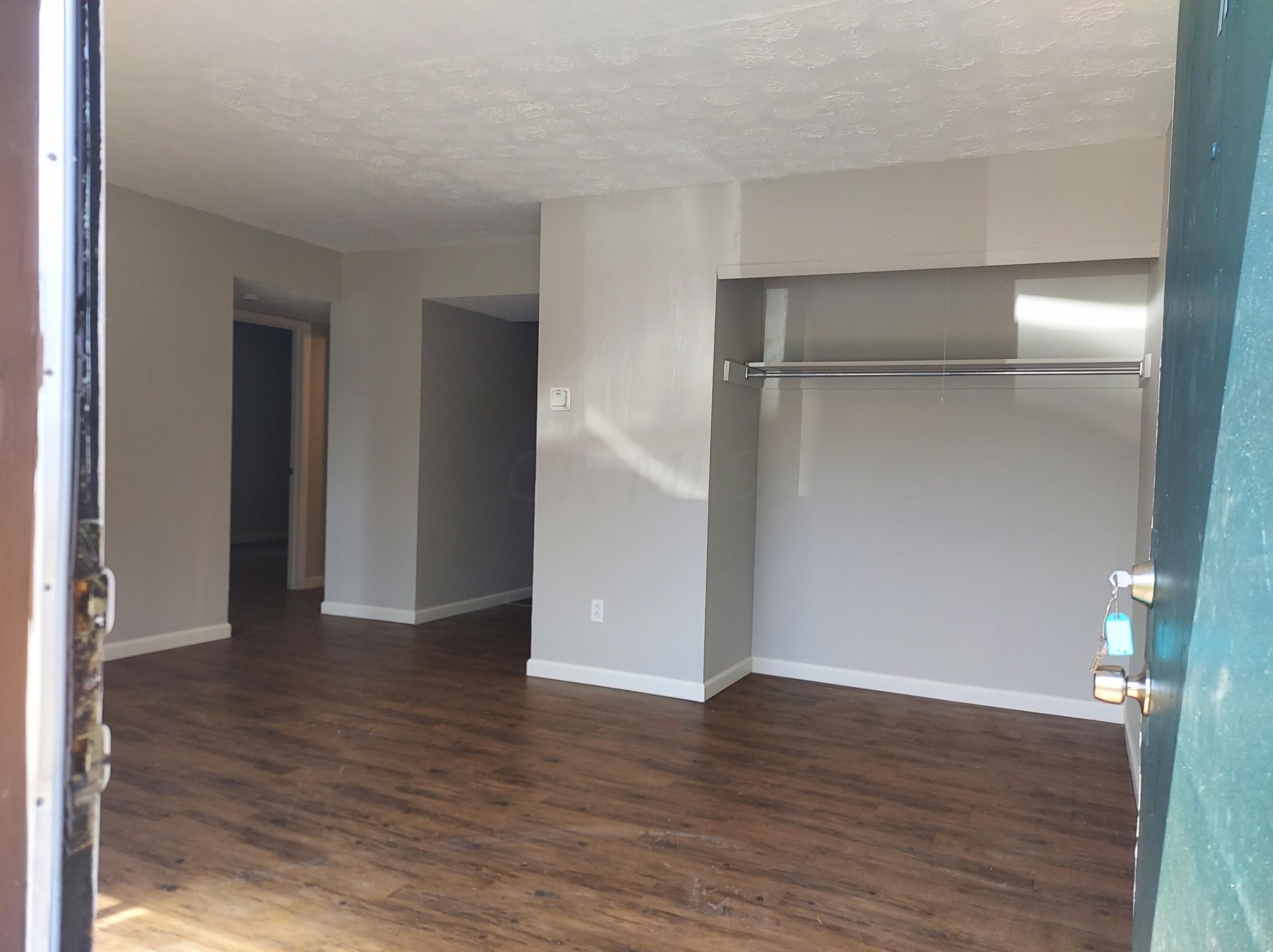 822 Whitethorne Ave, Columbus OH 43223-2025 exterior