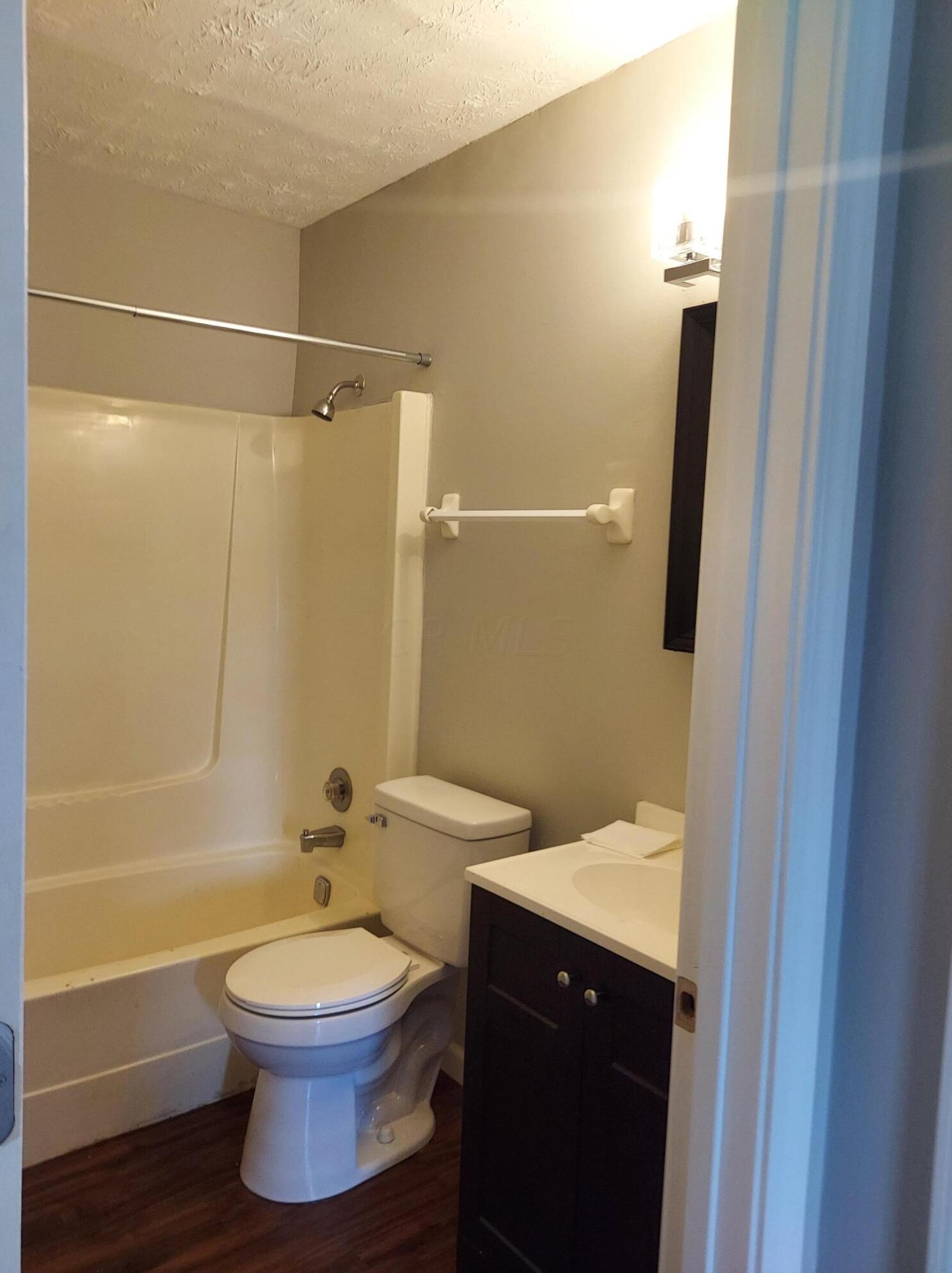 822 Whitethorne Ave, Columbus OH 43223-2025 exterior