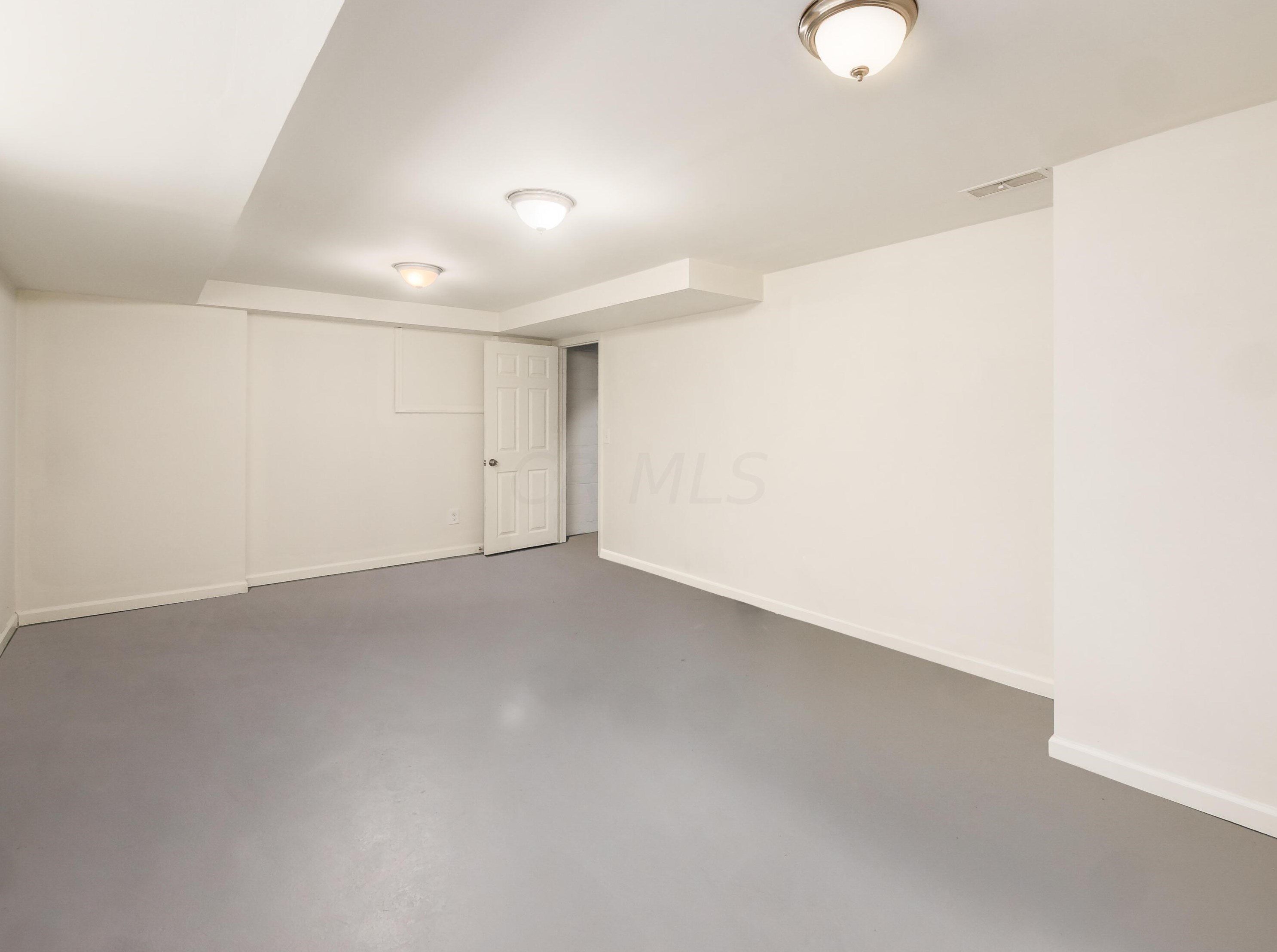 2529 Broad St, Columbus OH  43204-3322 exterior