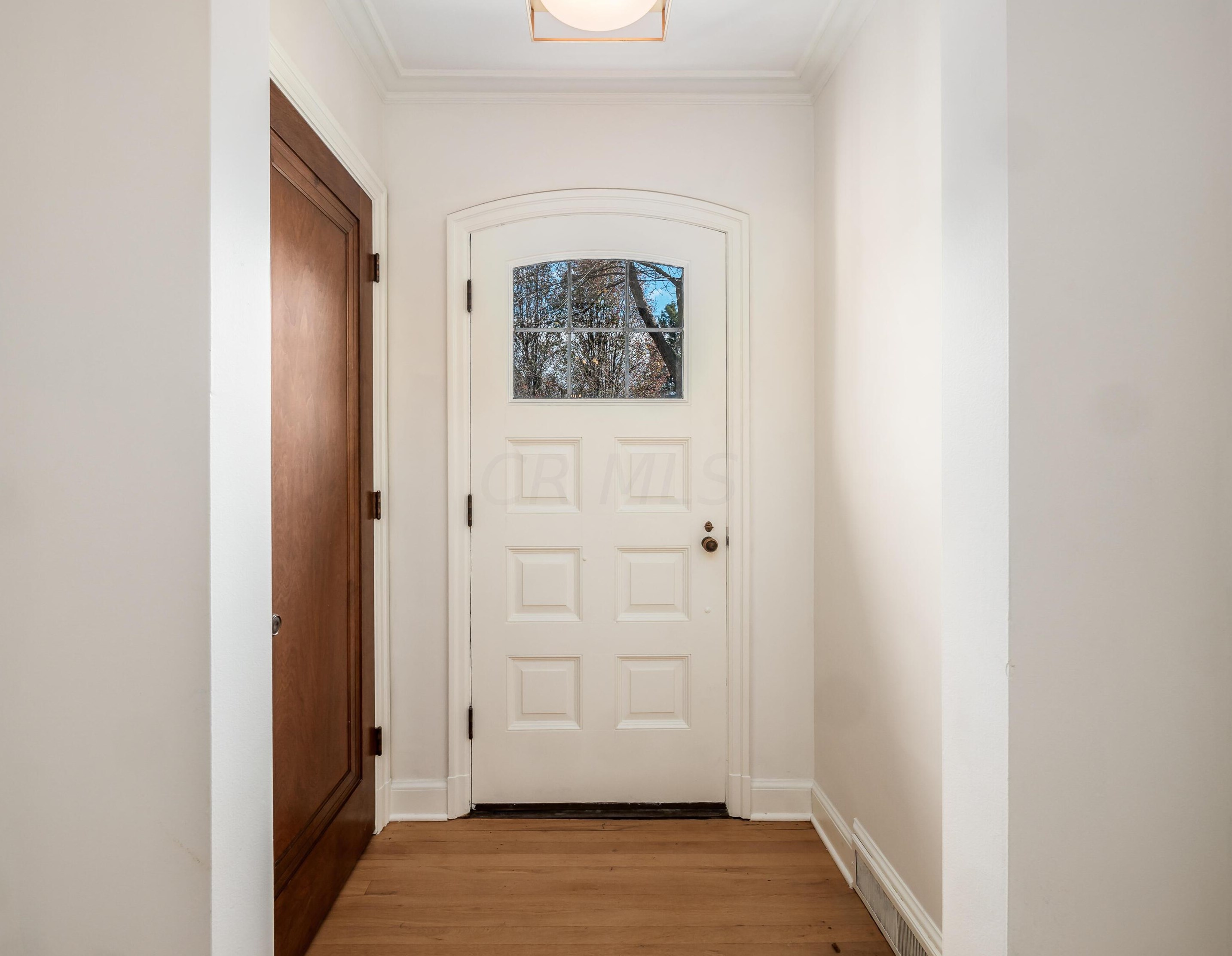 2529 Broad St, Columbus OH  43204-3322 exterior