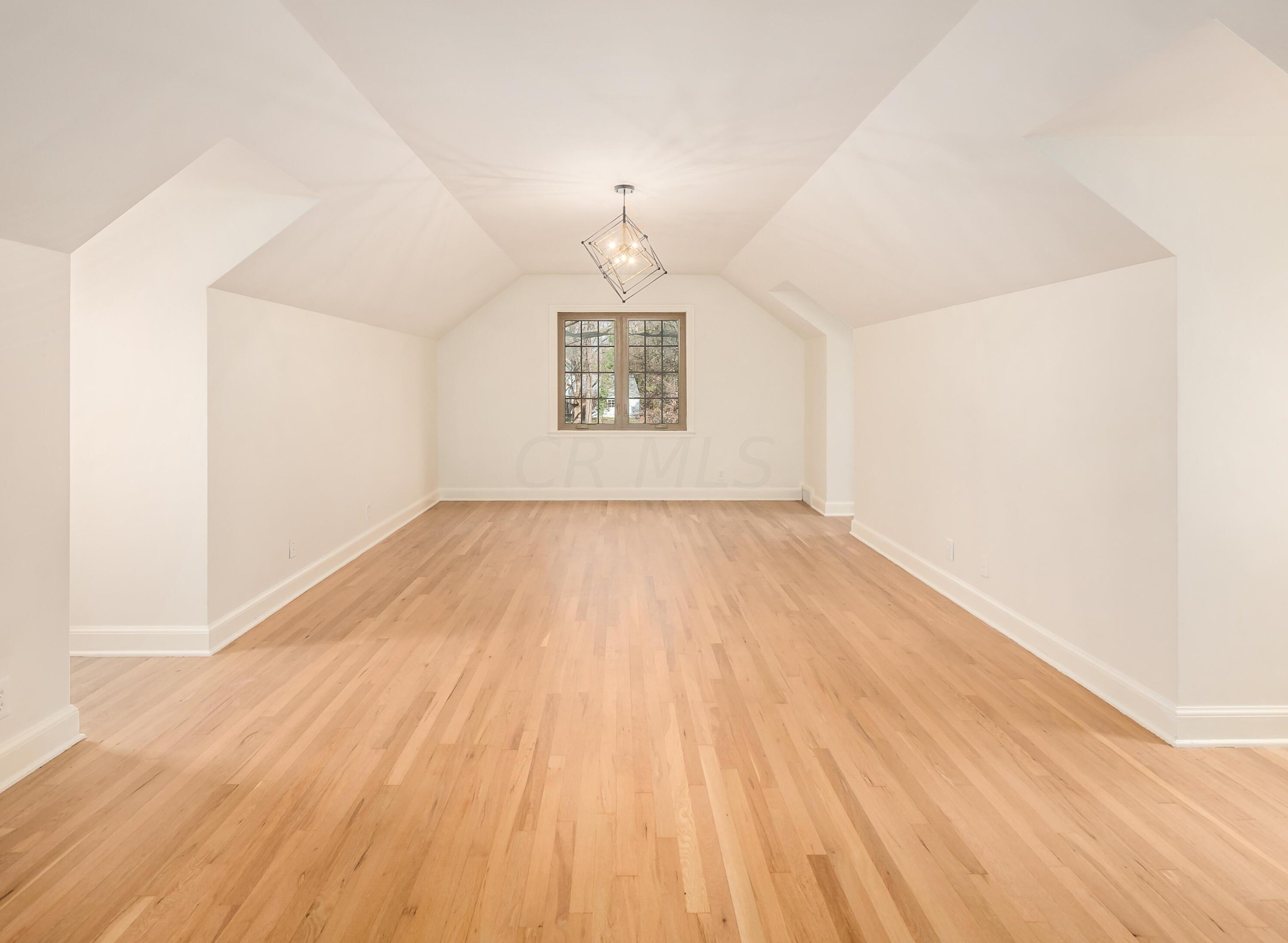 2529 Broad St, Columbus OH  43204-3322 exterior