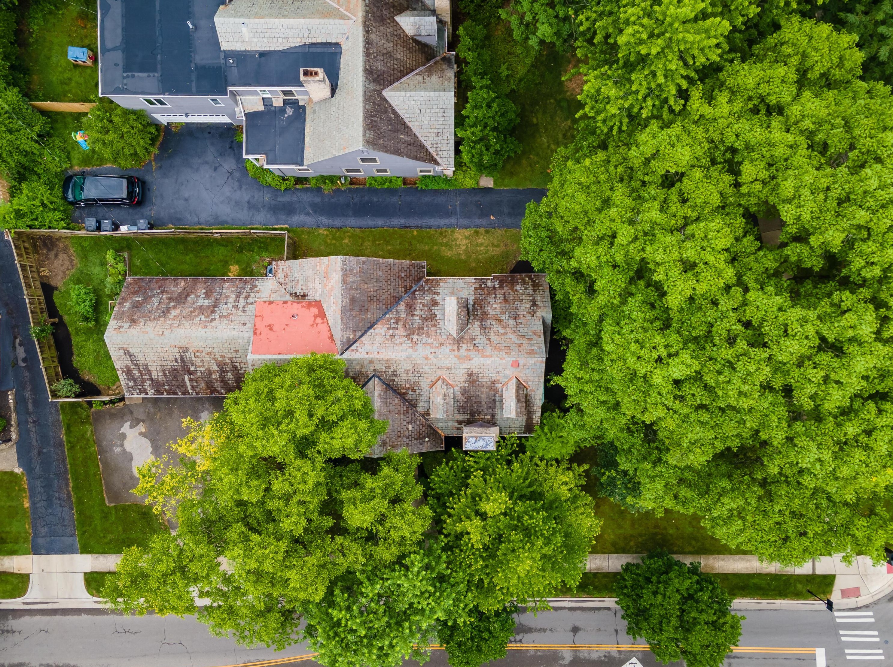 2529 Broad St, Columbus OH  43204-3322 exterior