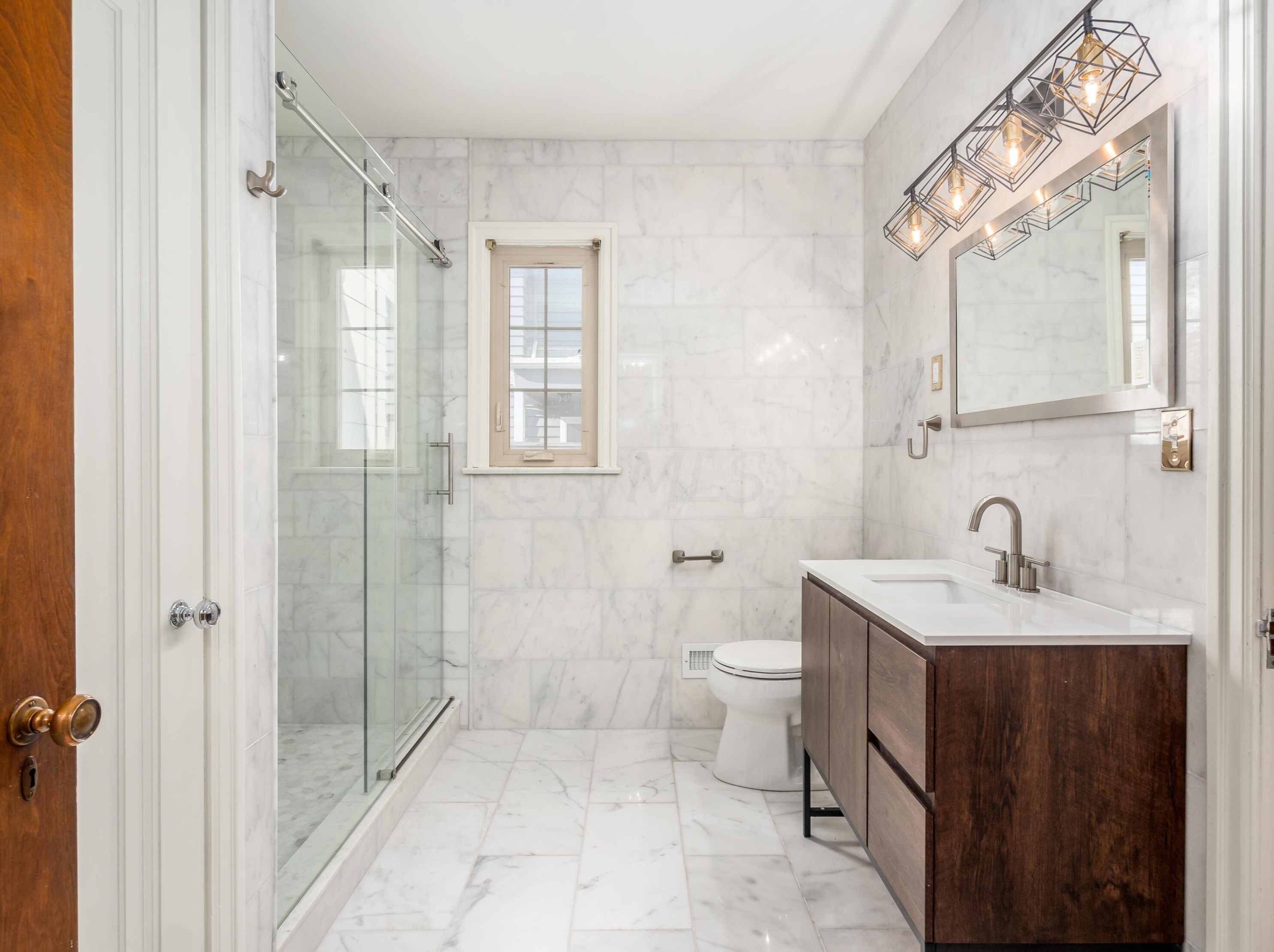 2529 Broad St, Columbus OH  43204-3322 exterior