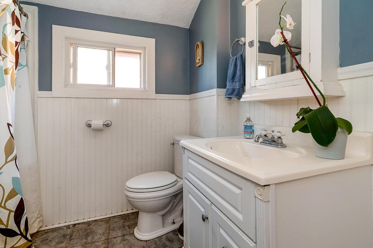 223 Monroe Ave, Columbus OH 43203-1443 exterior