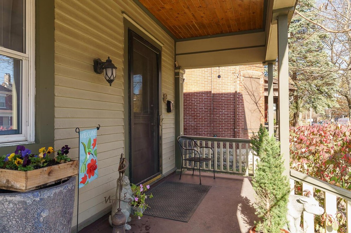 223 Monroe Ave, Columbus OH 43203-1443 exterior