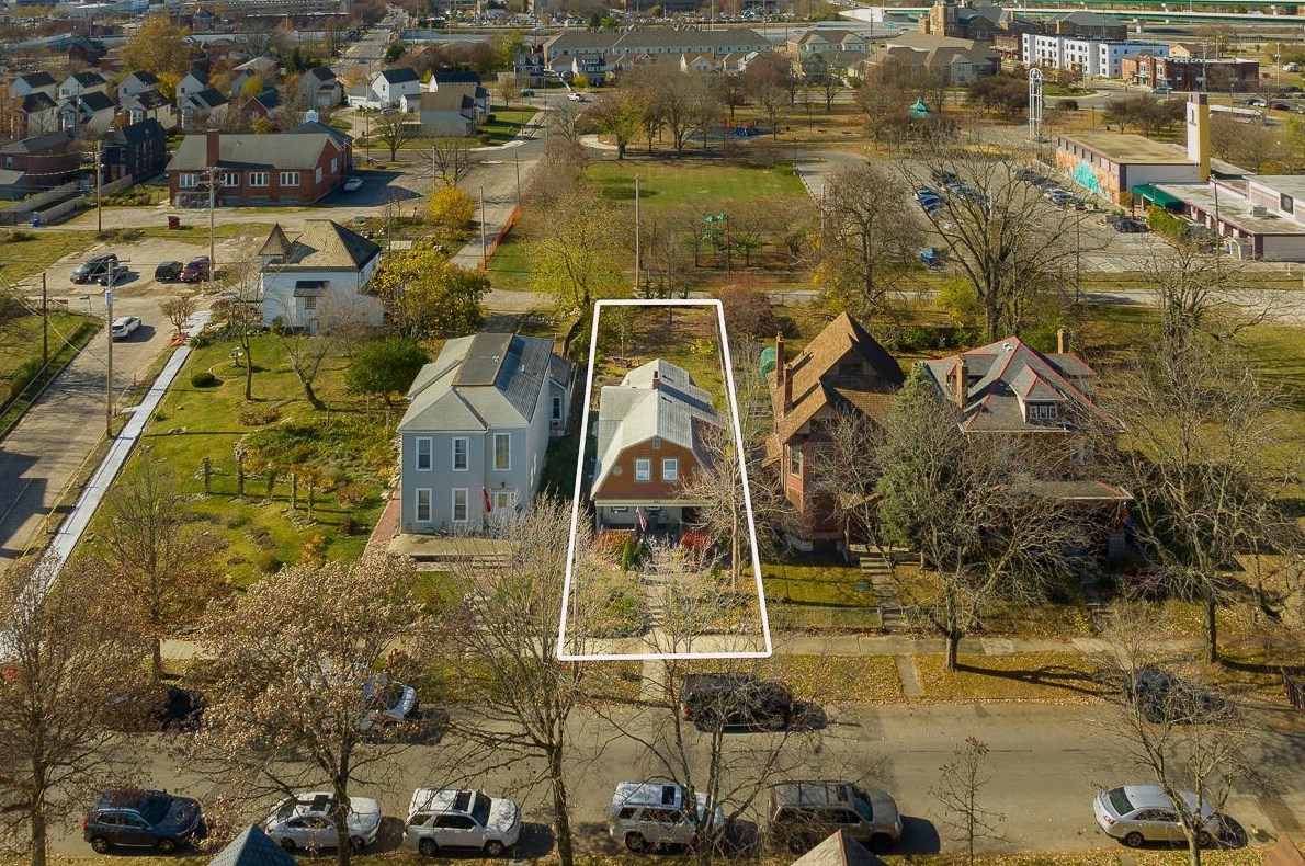 223 Monroe Ave, Columbus OH 43203-1443 exterior