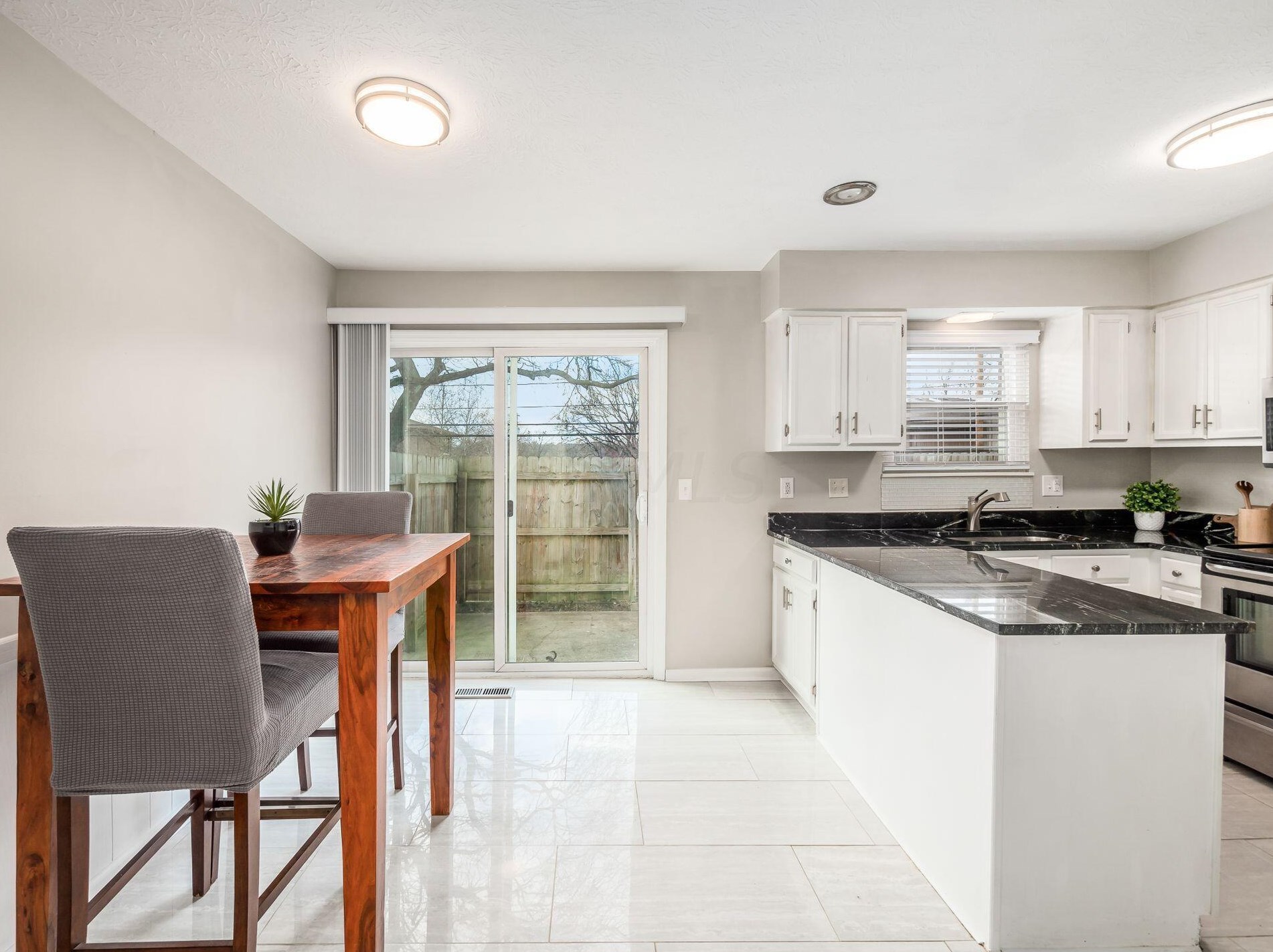 3503 Sunset Dr, Columbus OH 43221-1715 exterior