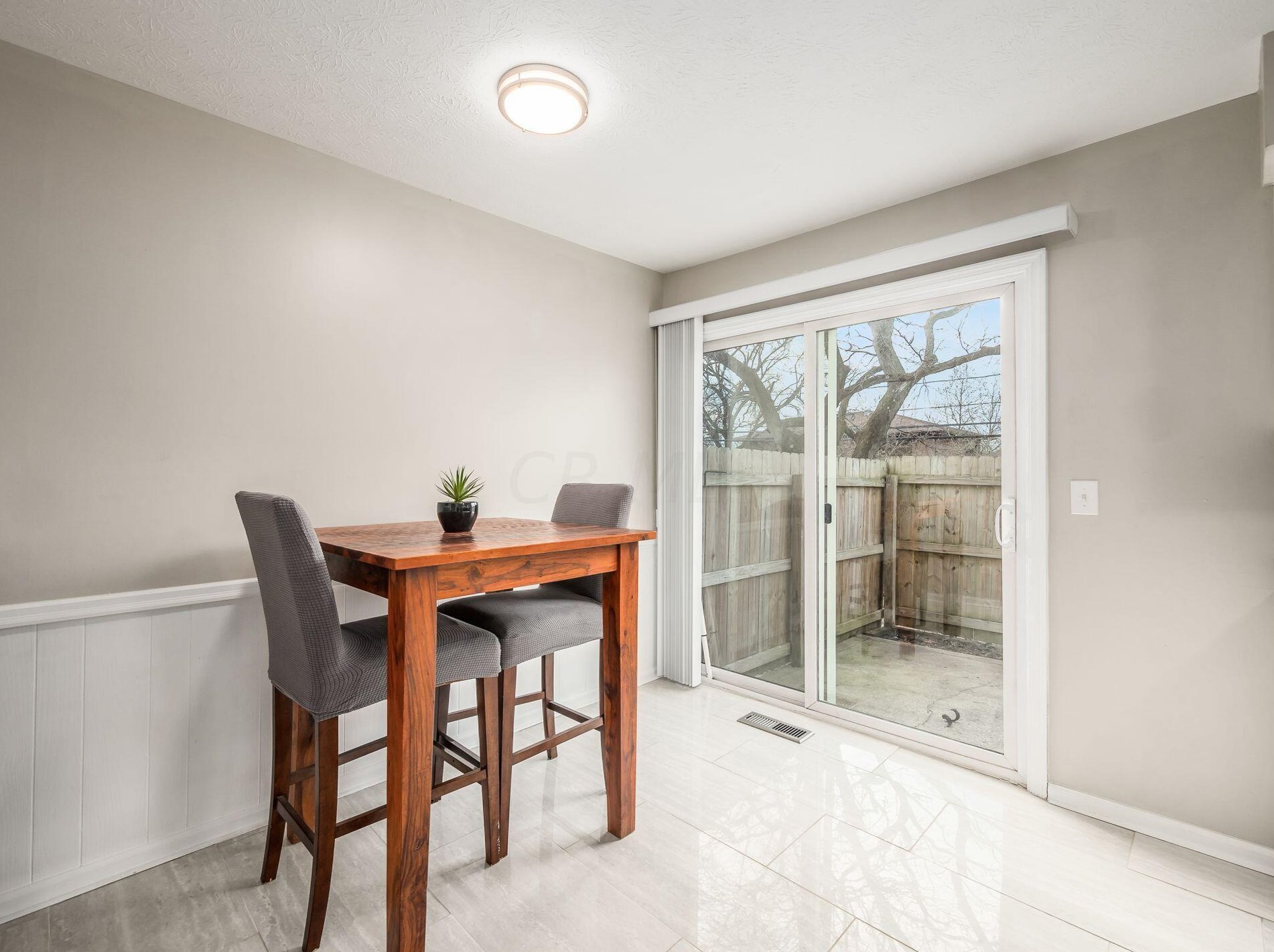 3503 Sunset Dr, Columbus OH 43221-1715 exterior