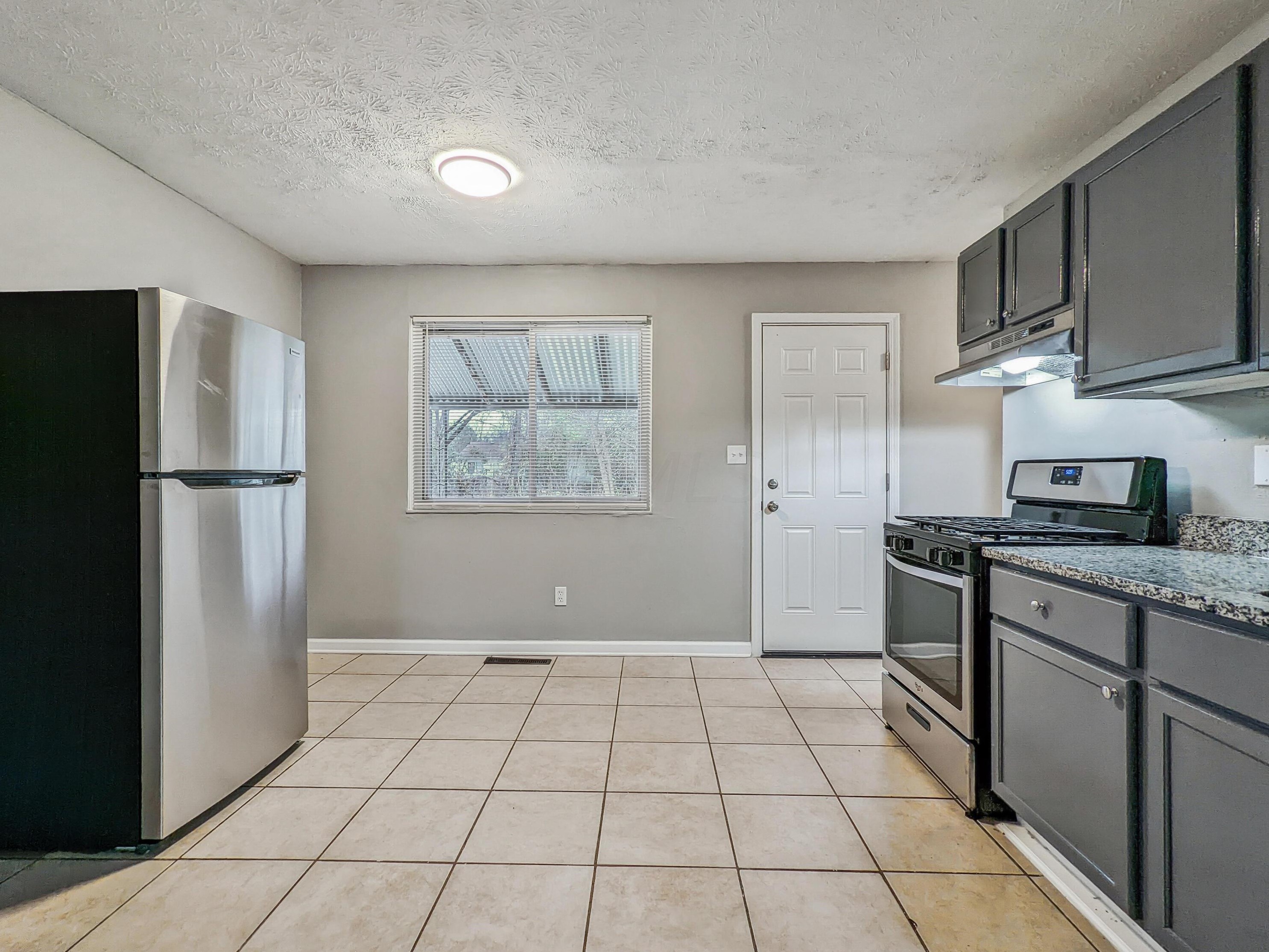 1639 Burley Dr, Columbus OH  43207-2705 exterior