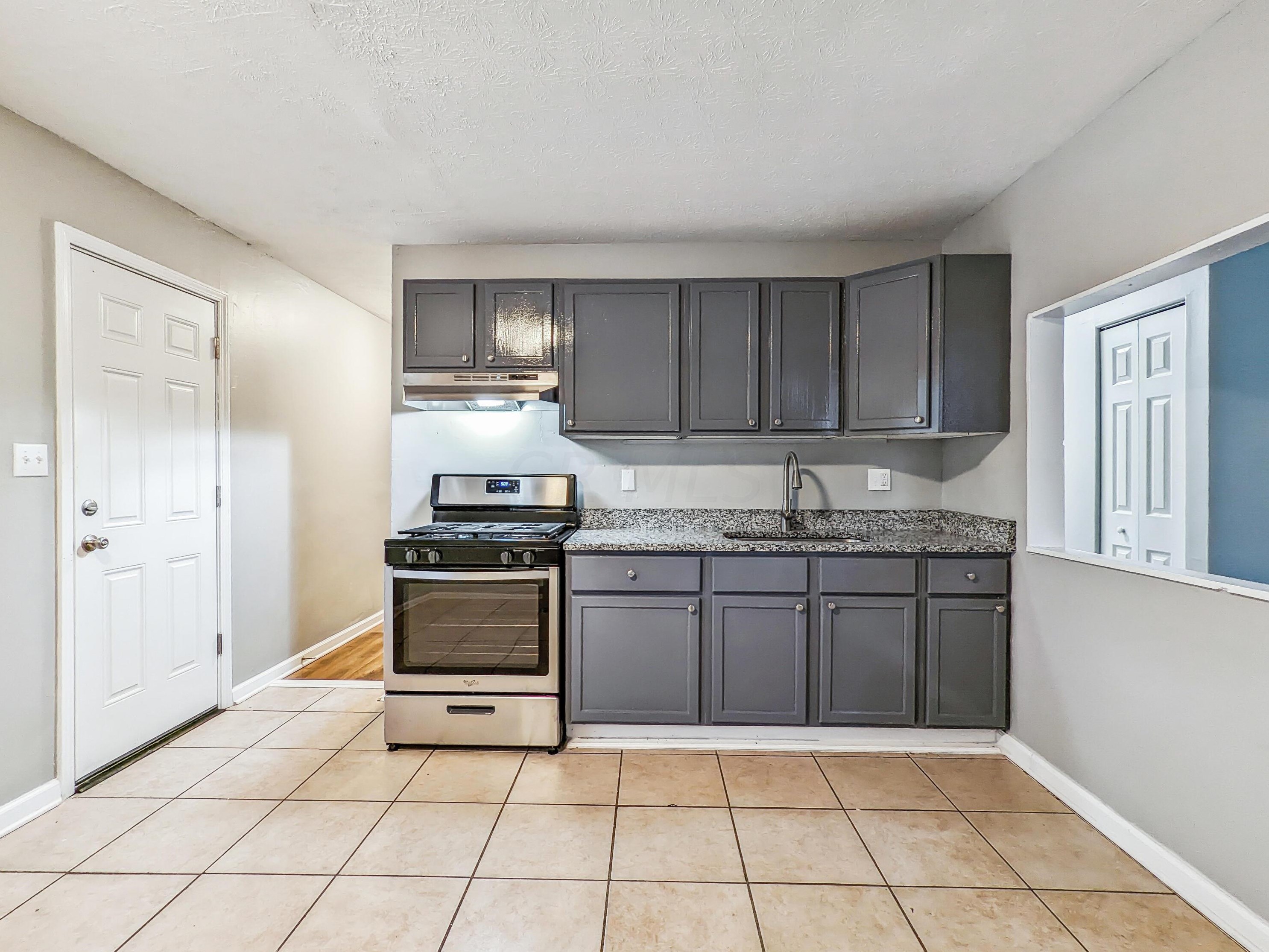 1639 Burley Dr, Columbus OH  43207-2705 exterior