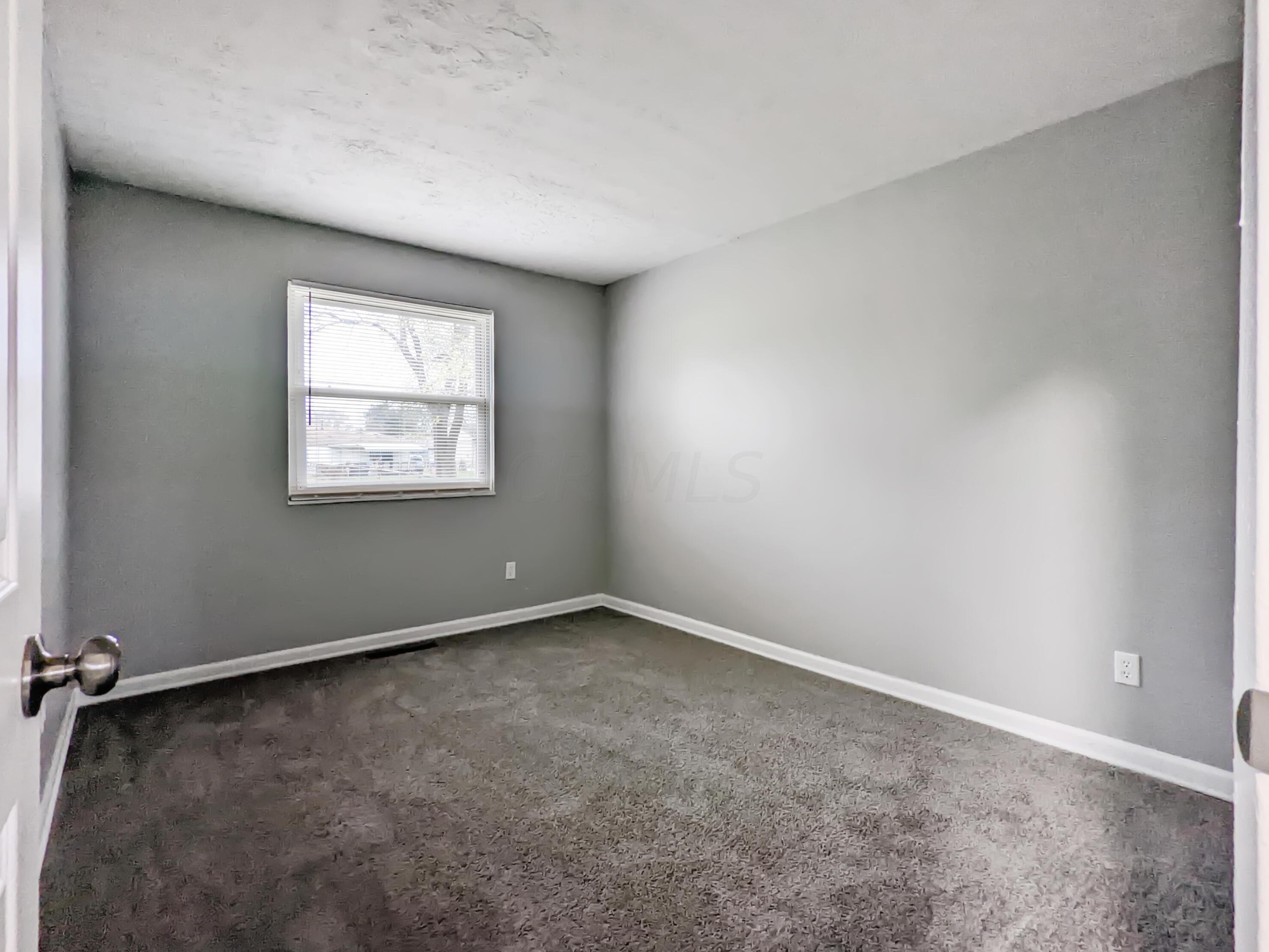 1639 Burley Dr, Columbus OH  43207-2705 exterior