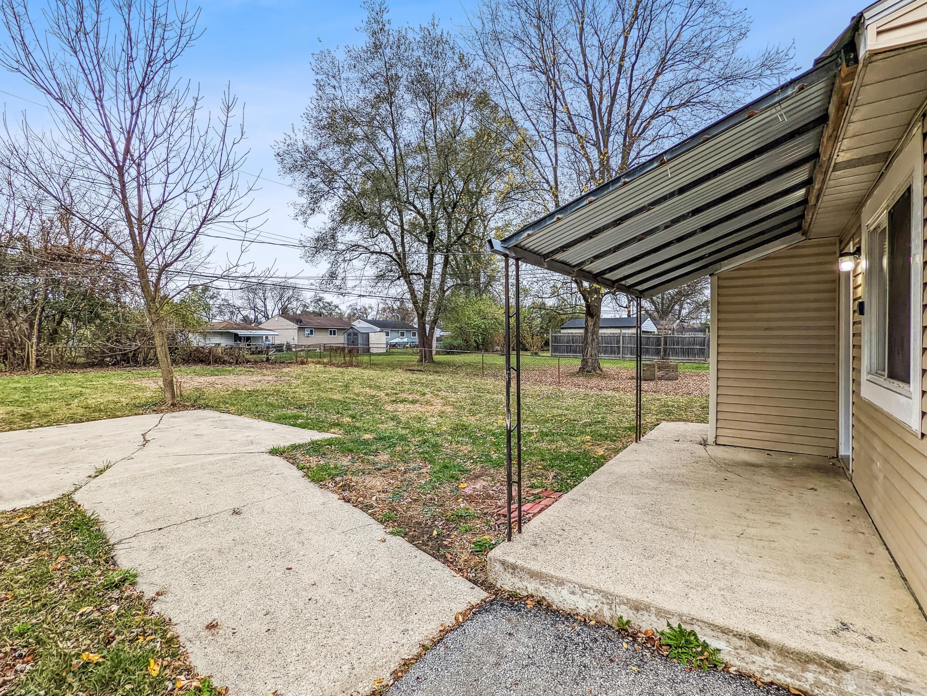 1639 Burley Dr, Columbus OH  43207-2705 exterior