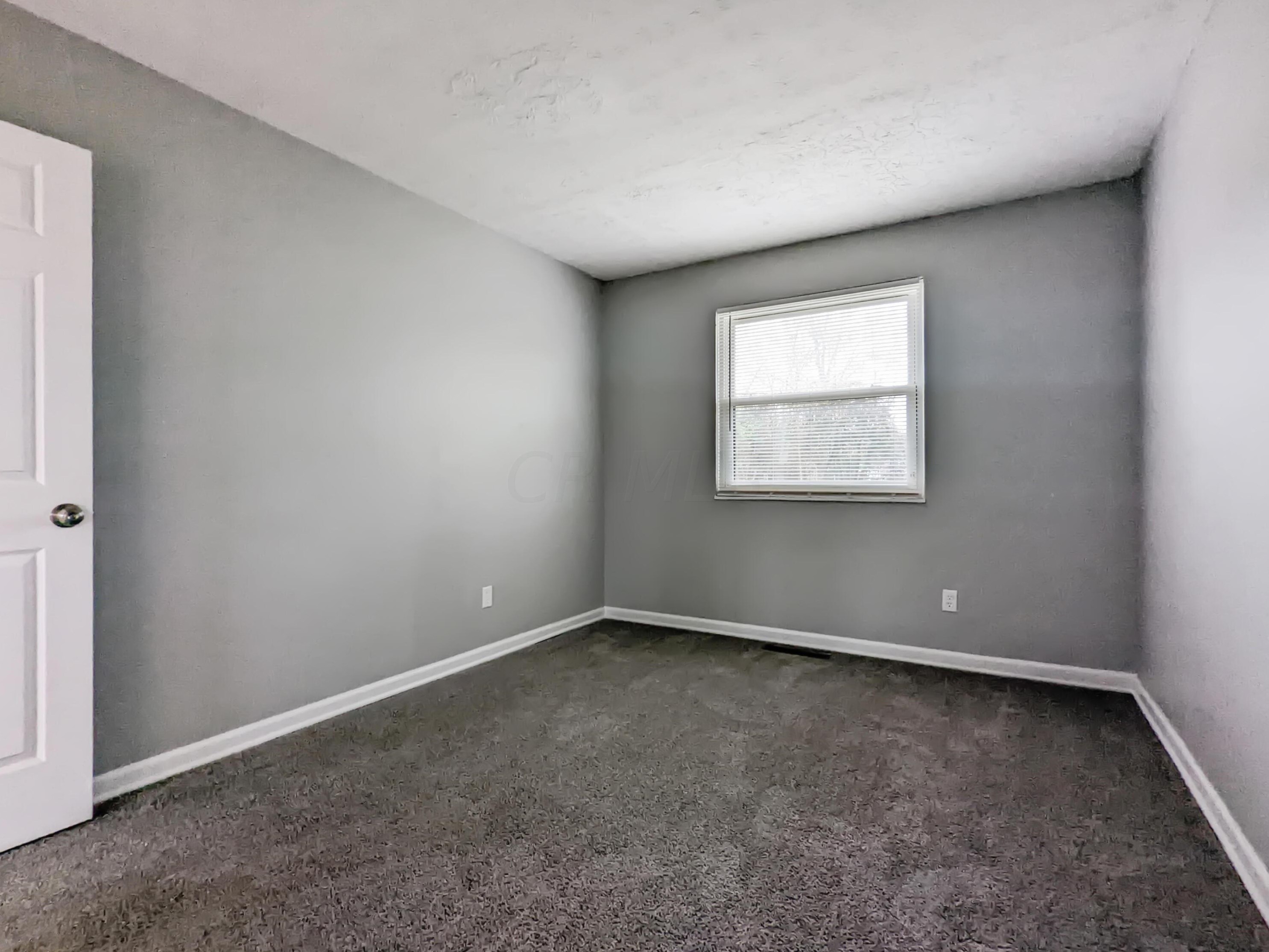 1639 Burley Dr, Columbus OH  43207-2705 exterior