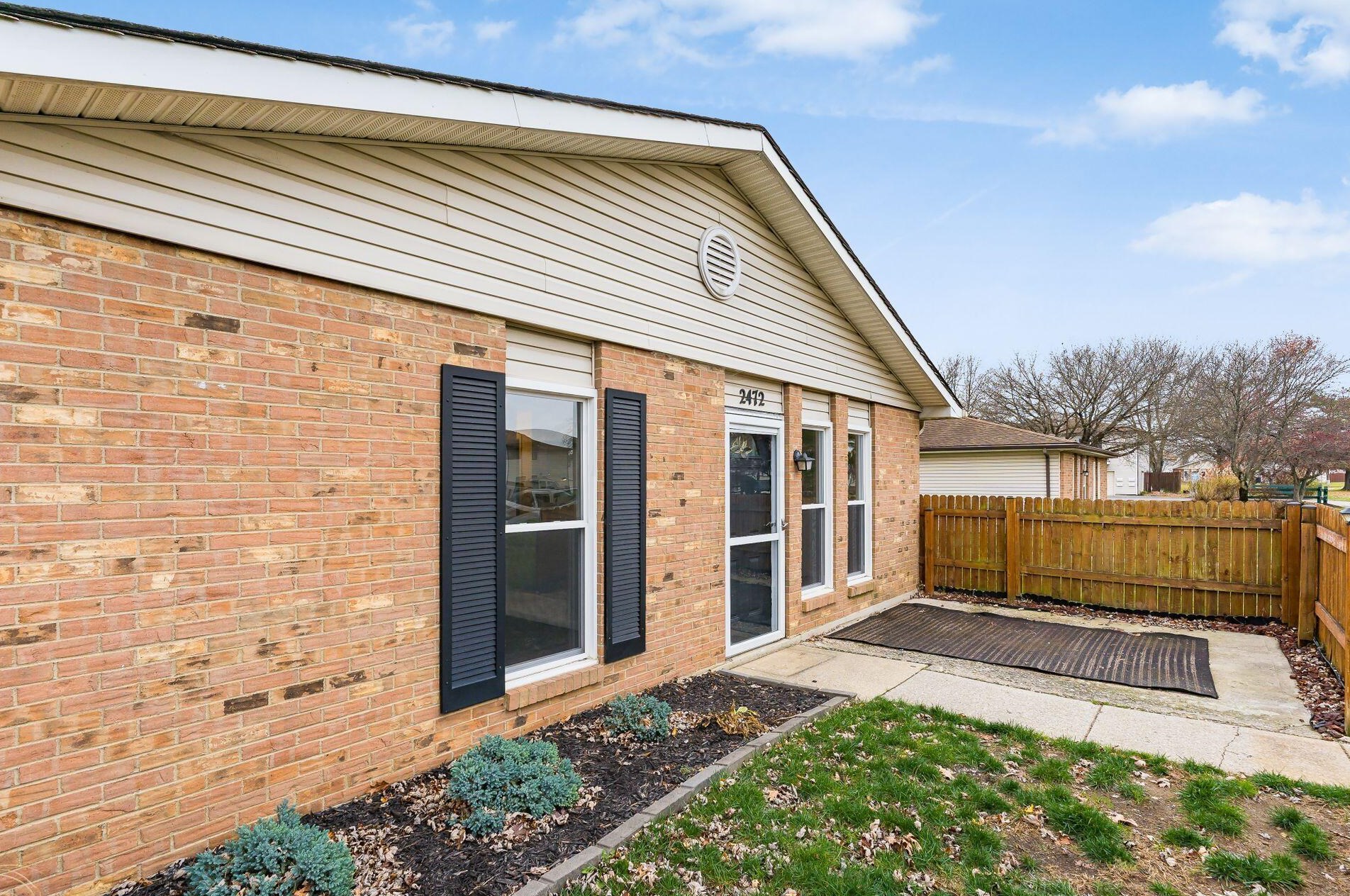2472 Natchez Dr, Columbus OH 43209-3306 exterior