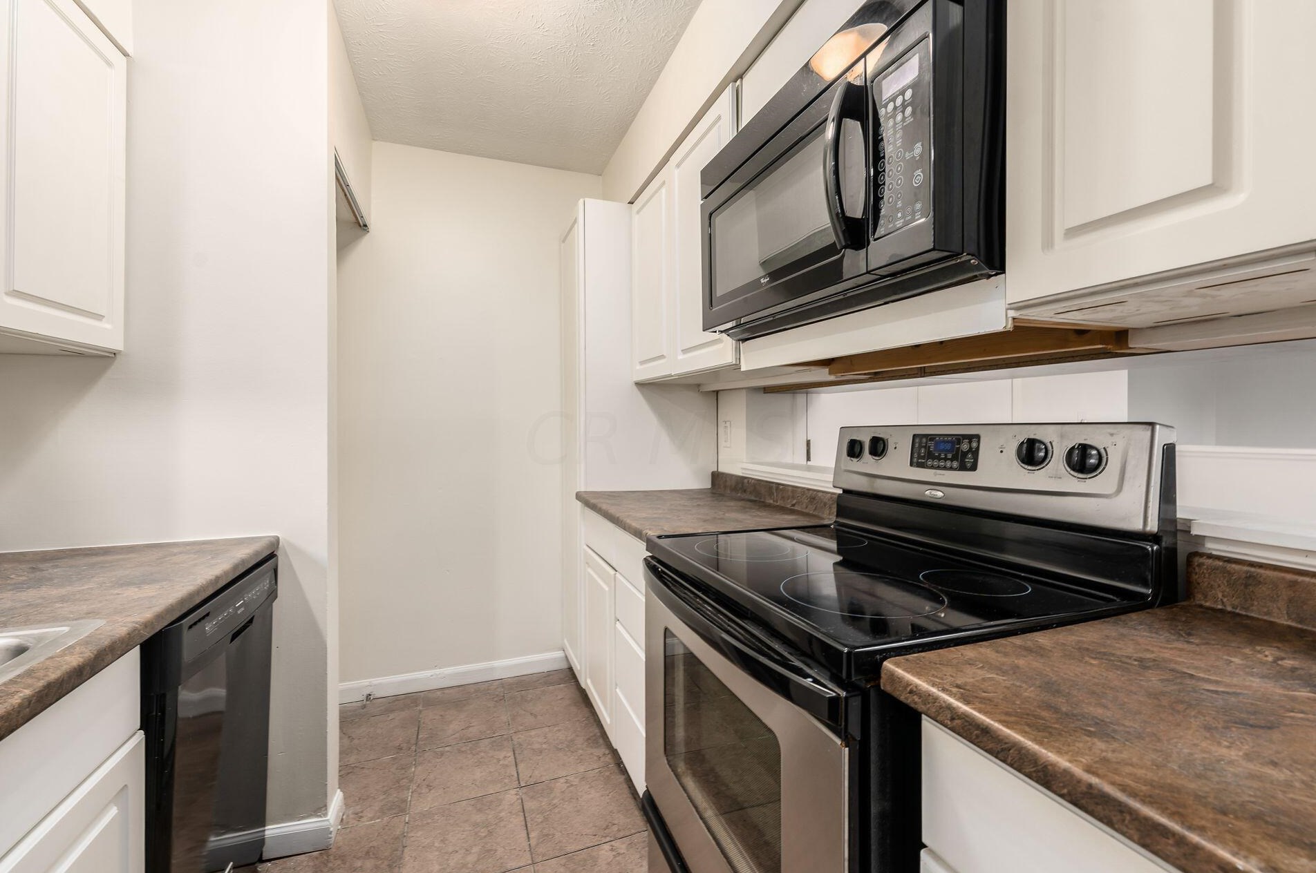 2472 Natchez Dr, Columbus OH 43209-3306 exterior