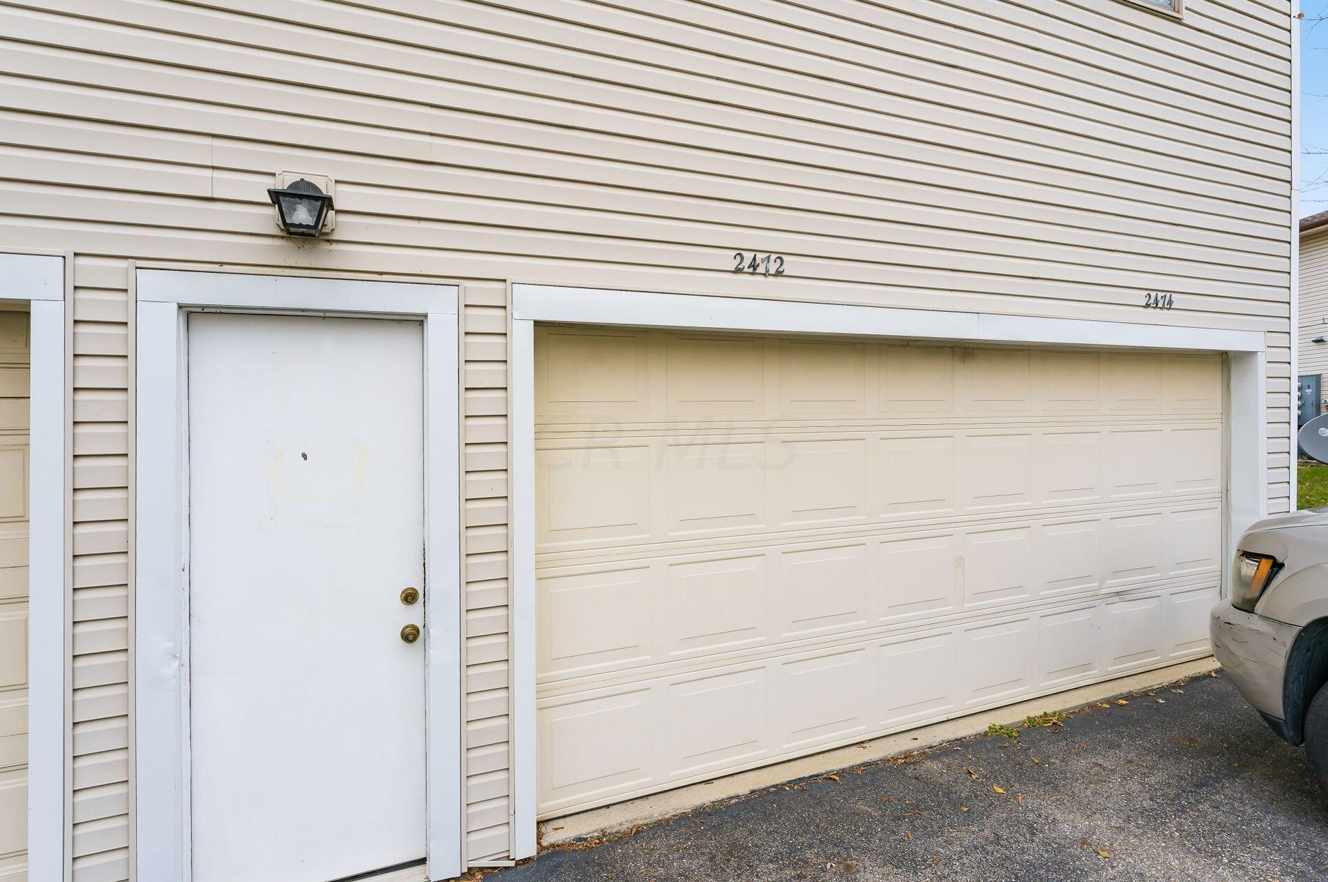 2472 Natchez Dr, Columbus OH 43209-3306 exterior