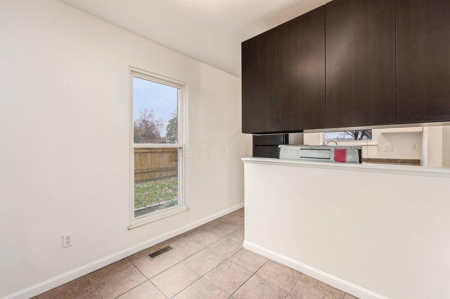 2472 Natchez Dr, Columbus OH 43209-3306 exterior