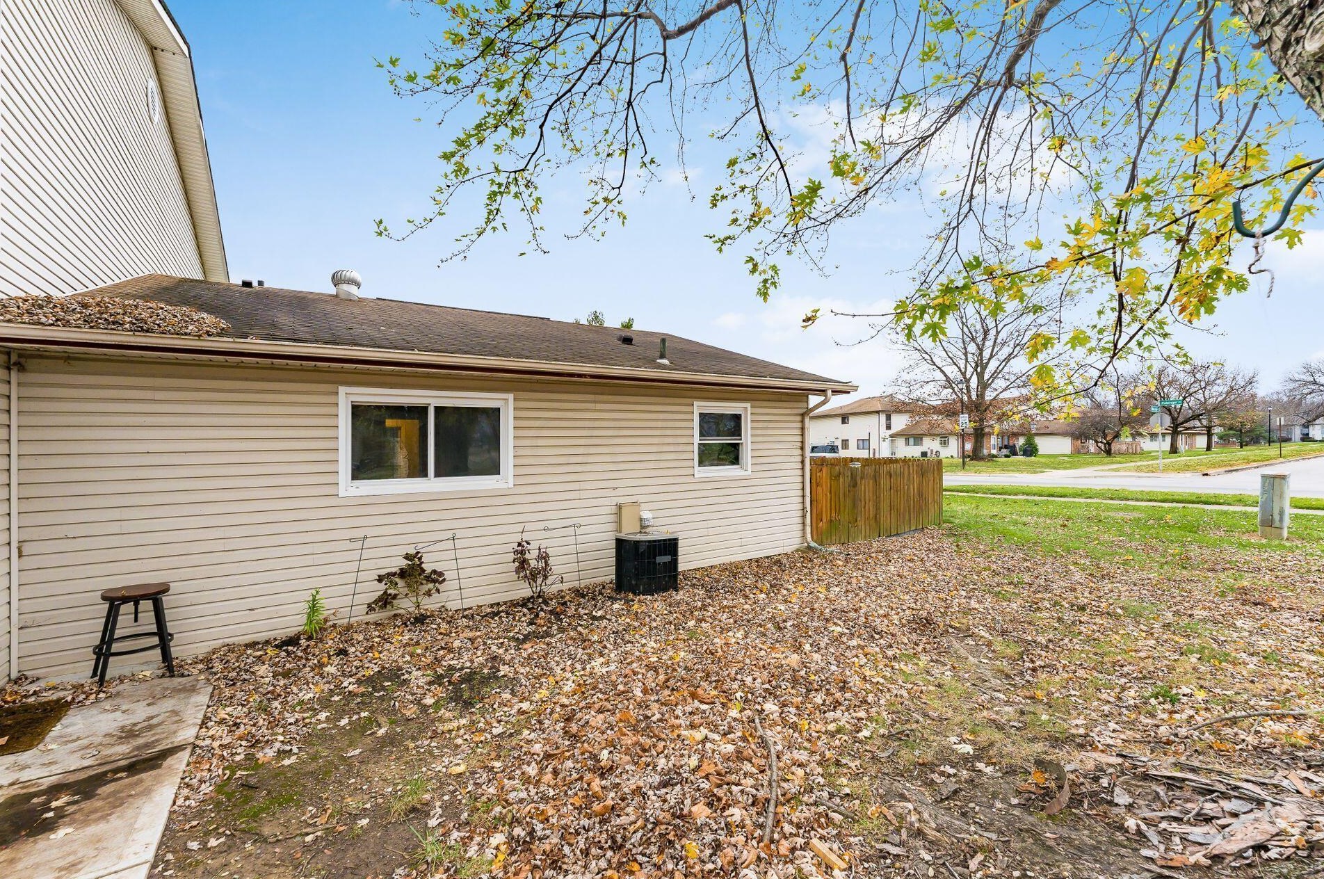 2472 Natchez Dr, Columbus OH 43209-3306 exterior