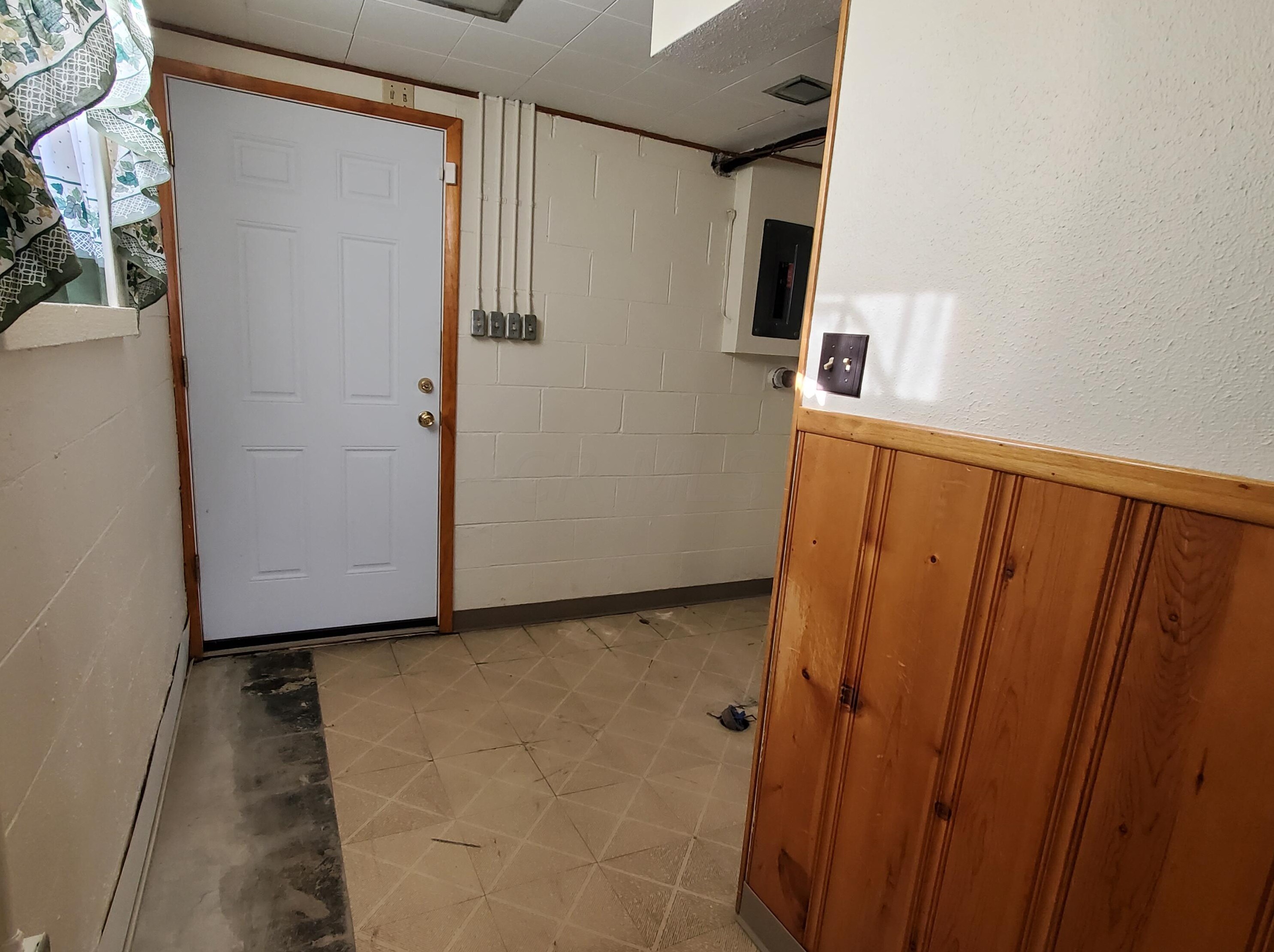 855 Harwood Dr, Columbus OH 43228-2958 exterior