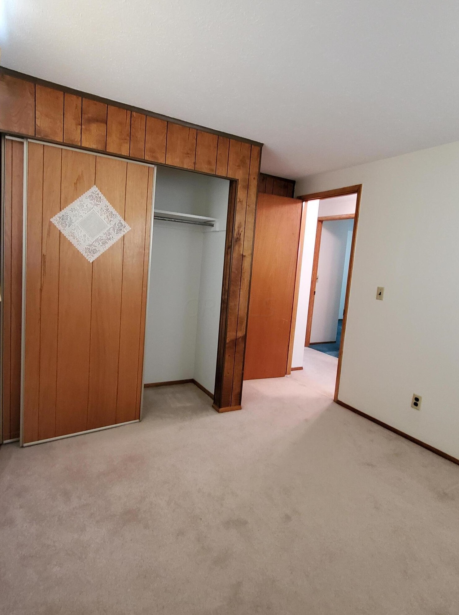 855 Harwood Dr, Columbus OH 43228-2958 exterior