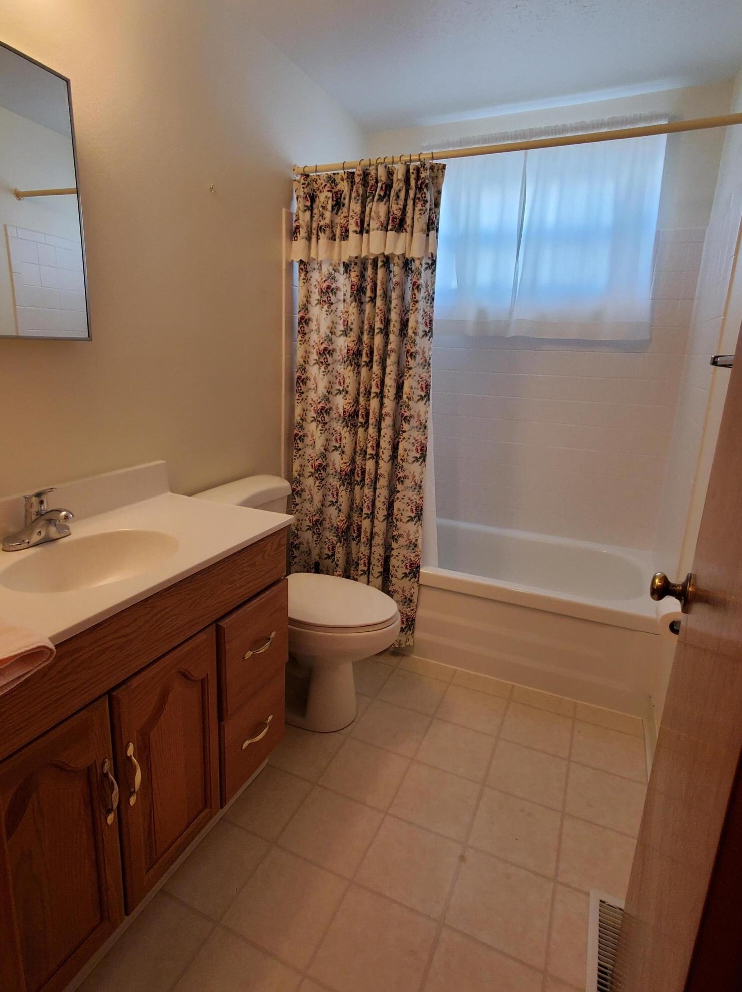 855 Harwood Dr, Columbus OH 43228-2958 exterior