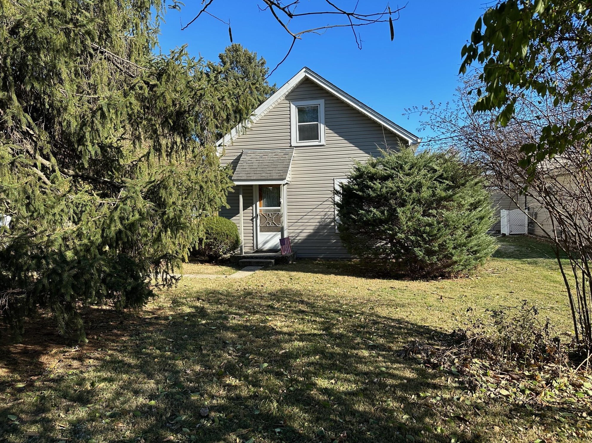 6212 Hutchinson St, Columbus OH  43085-2800 exterior