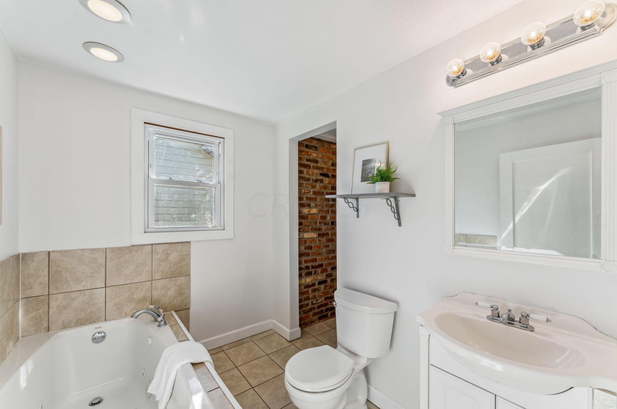 150 Brinker Ave, Columbus OH 43204-1367 exterior