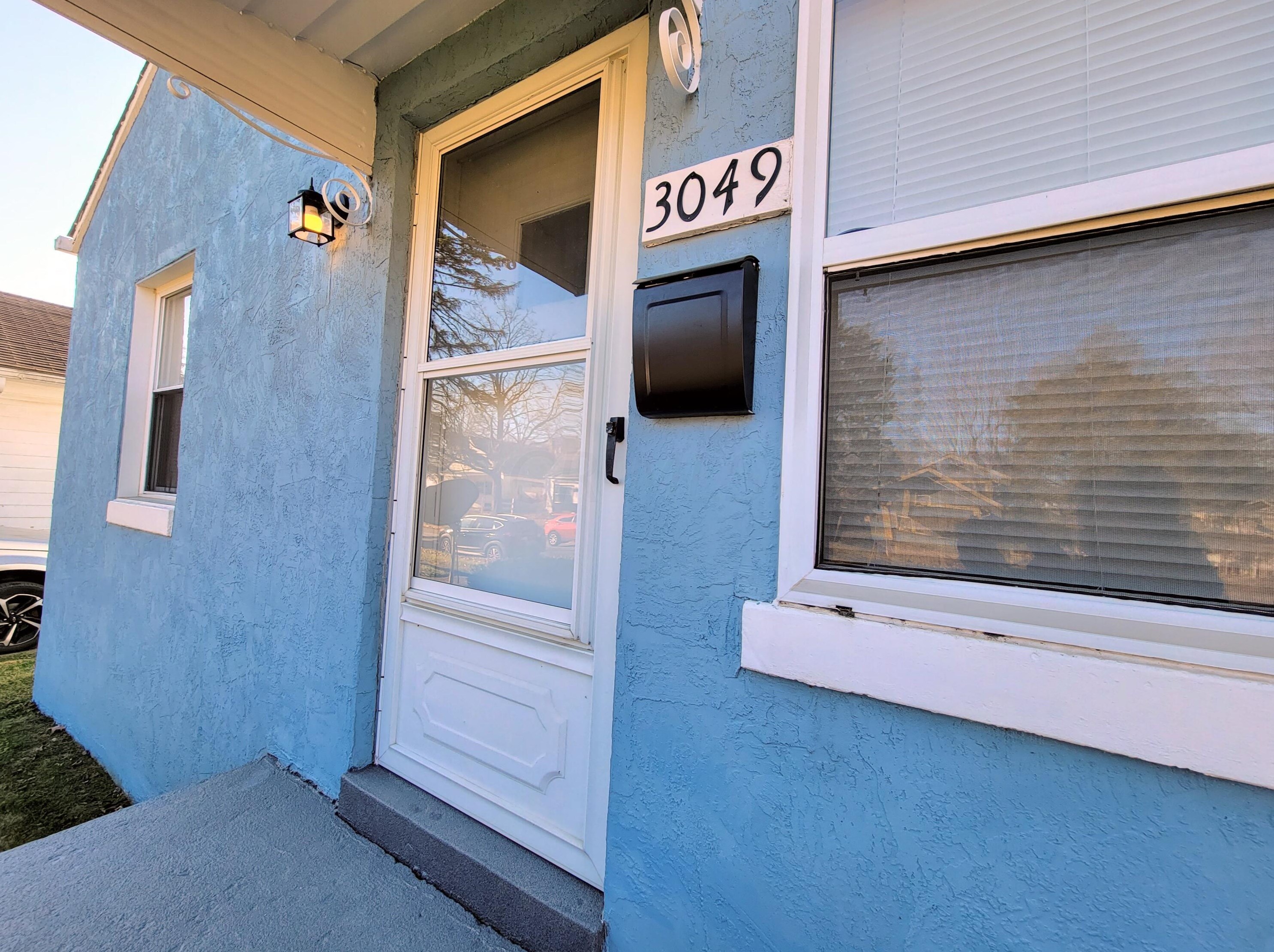 3049 Hiawatha St, Columbus OH  43224-4021 exterior