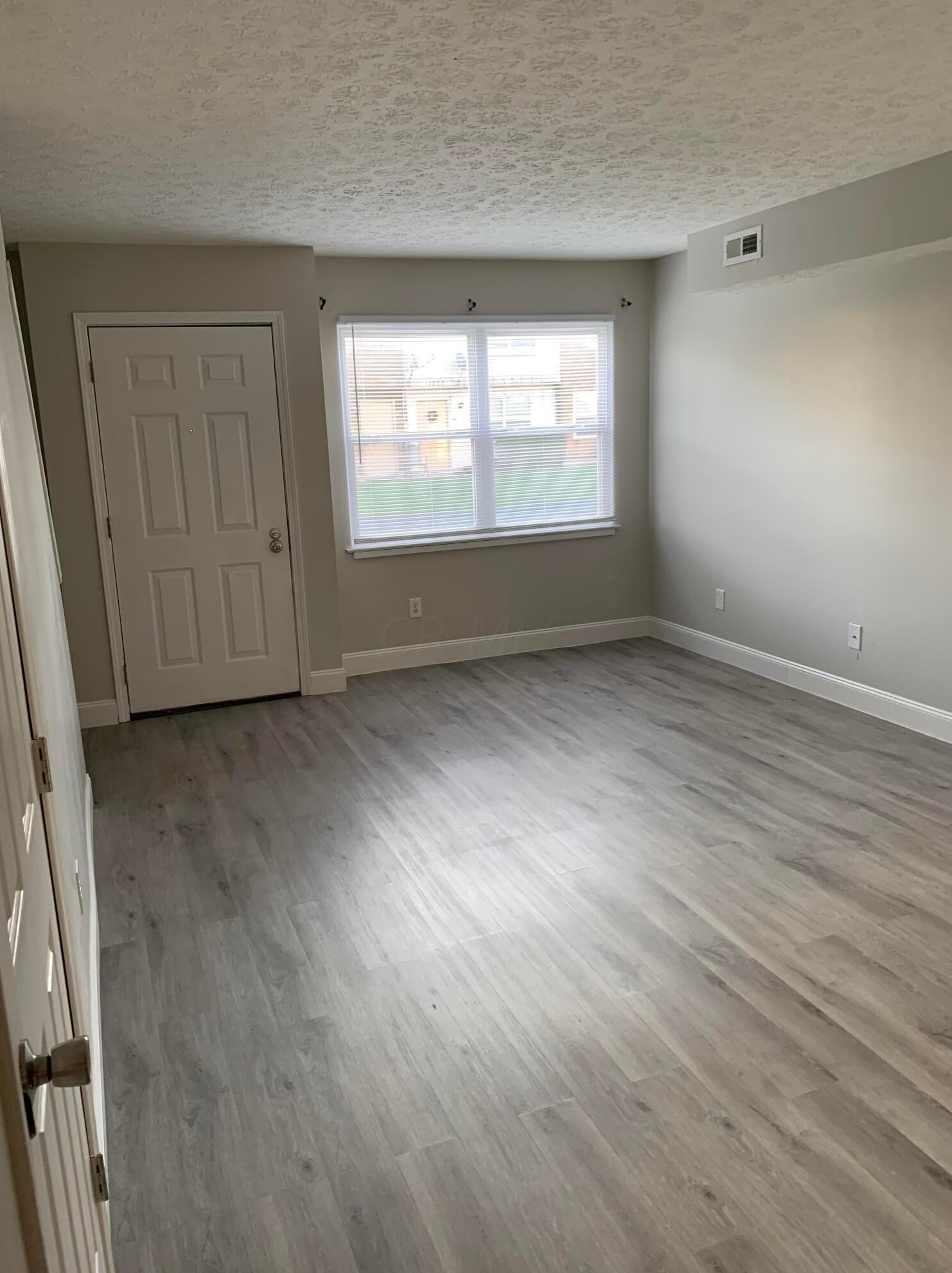 1594-1600 Worthington Row, Columbus OH exterior