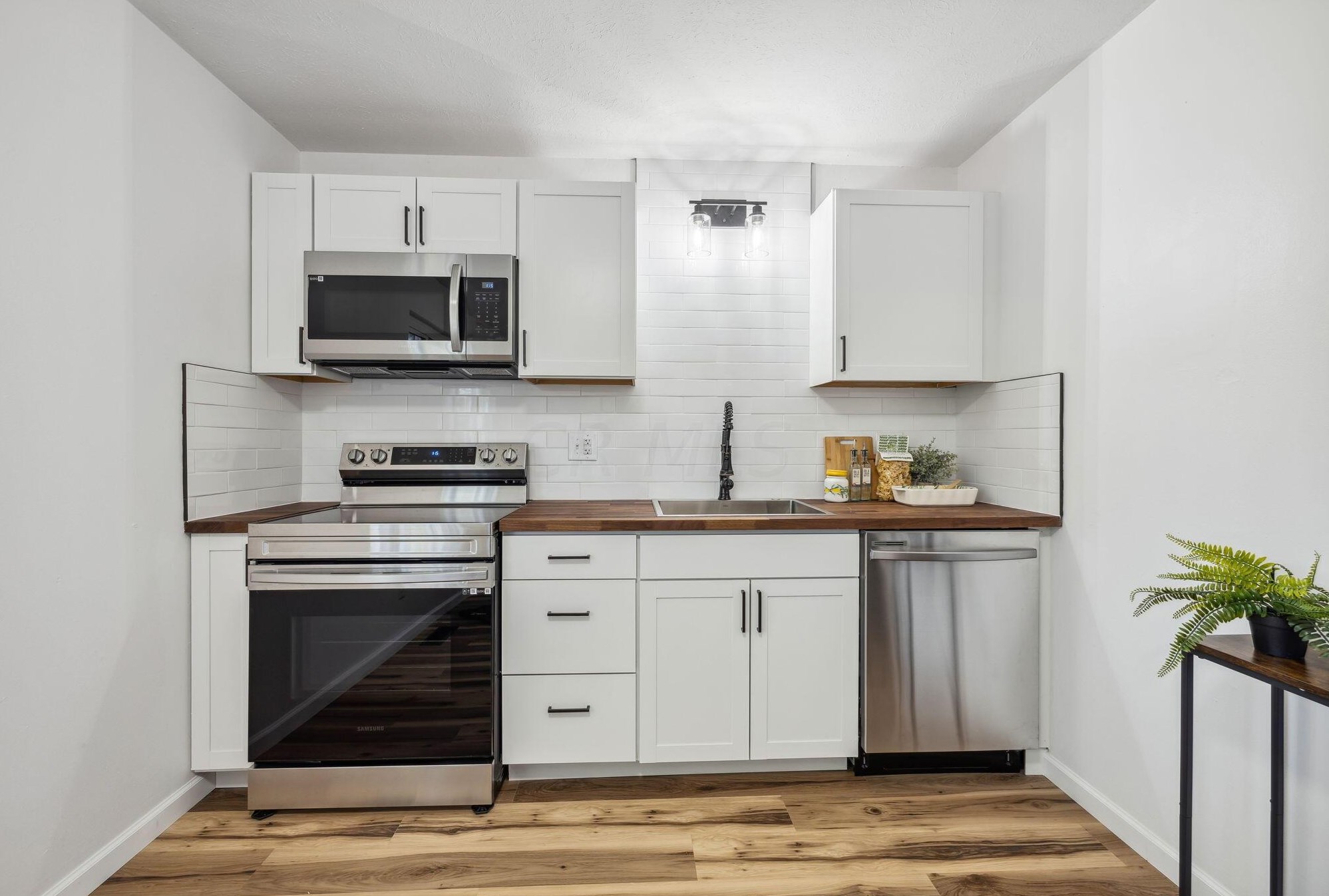 5166 Rutledge Dr, Columbus OH 43232-5853 exterior