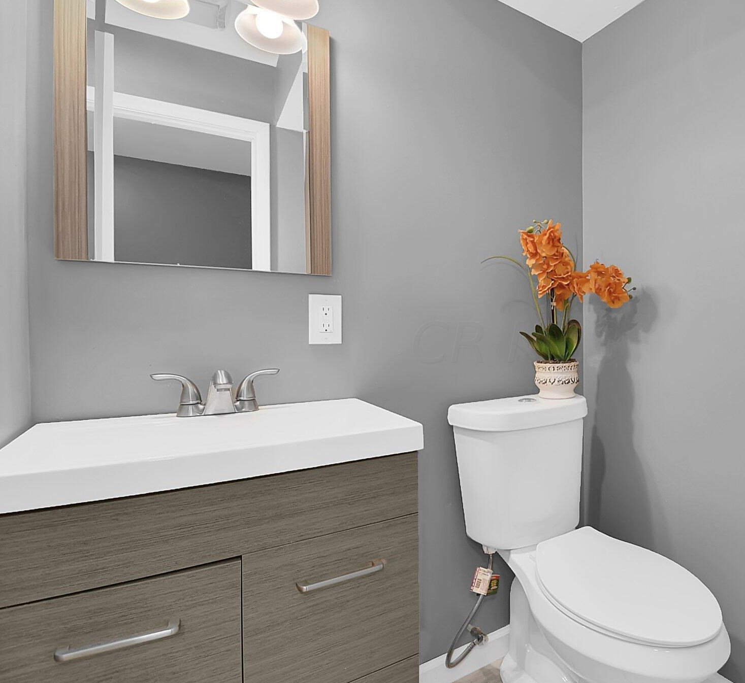 1916 Birkdale Dr, Columbus OH 43232-3062 exterior